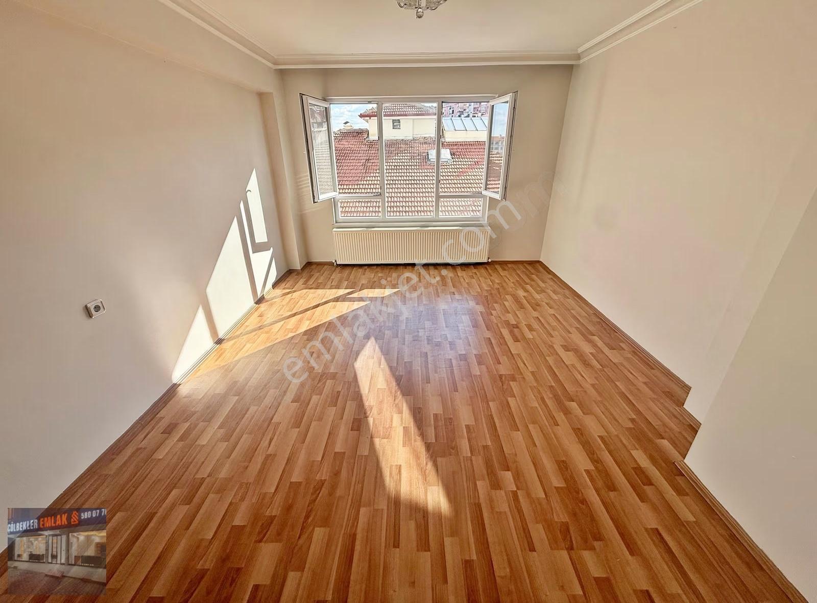 Bademlik Cadde Dibi 3.5+1 Kat Konumunda Çift Balkon Asansör'lü!!