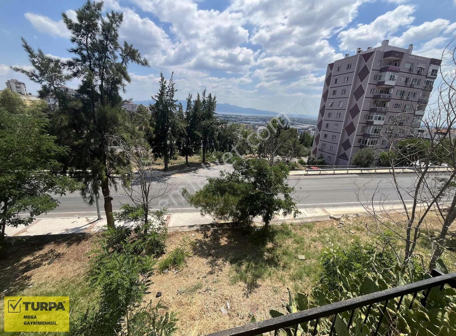 Çiğli Evka 5 'te Tadilatlı Kapalı Mutfak Doğalgazlı 2+1 Daire - Görsel 4