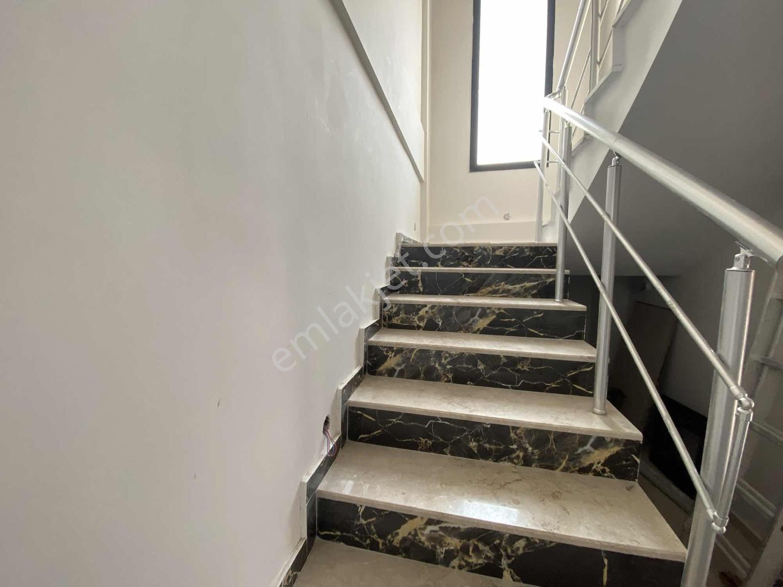 Çınarlıda 325 M² Arsa Üzerine 4+1 İkiz Lüks Müstakil Villa - Görsel 34