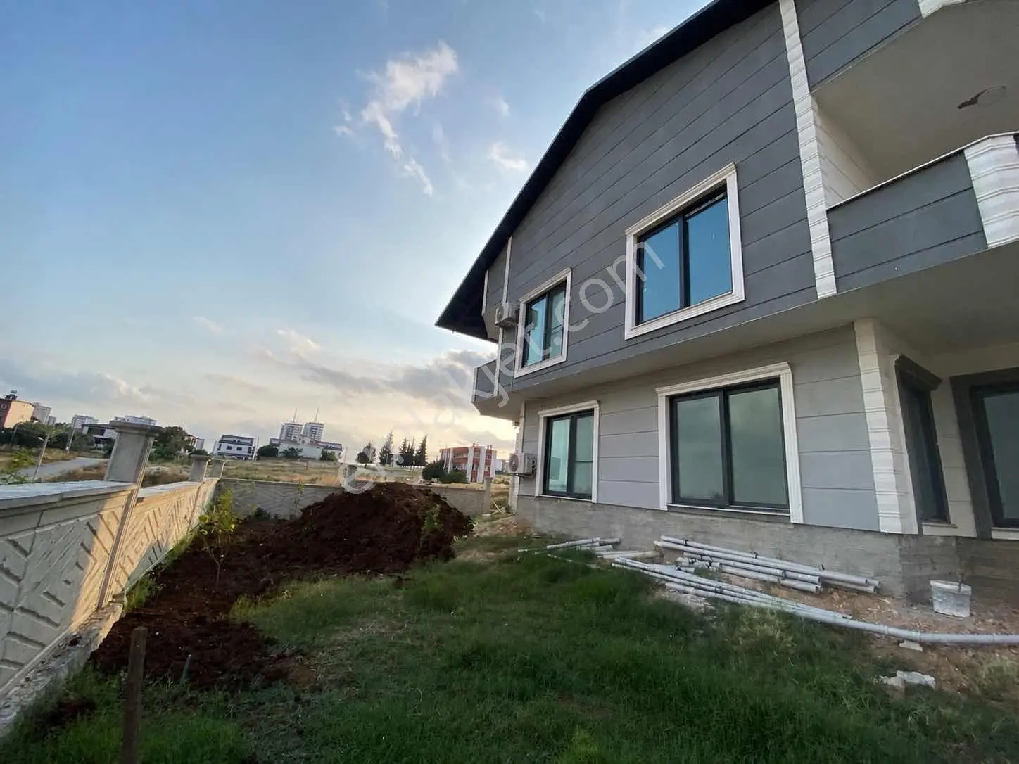 Çınarlıda 325 M² Arsa Üzerine 4+1 İkiz Lüks Müstakil Villa