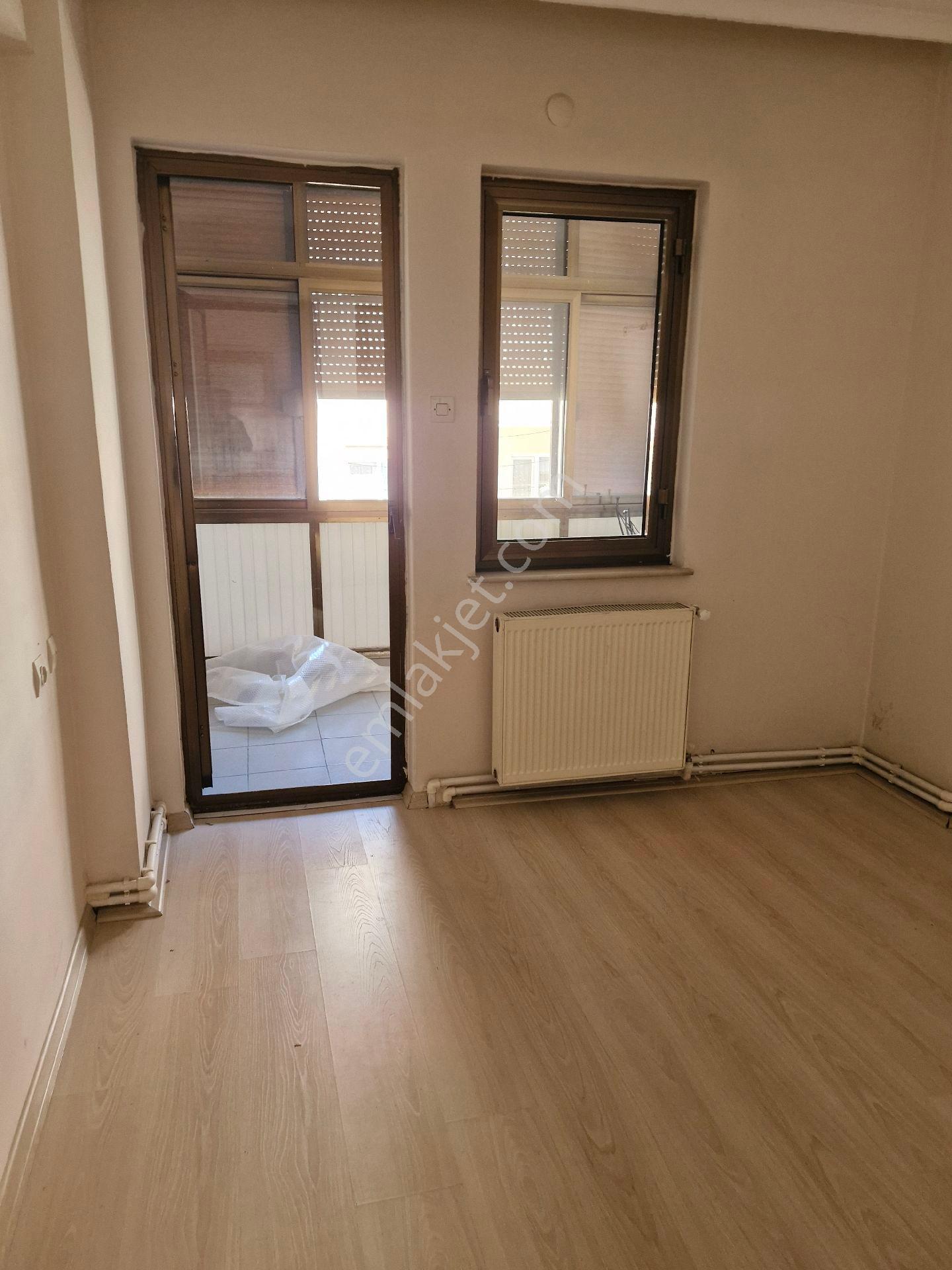 İstiklal Mah Cadde Üzerinde Ara Kat Kombili Daire - Görsel 14