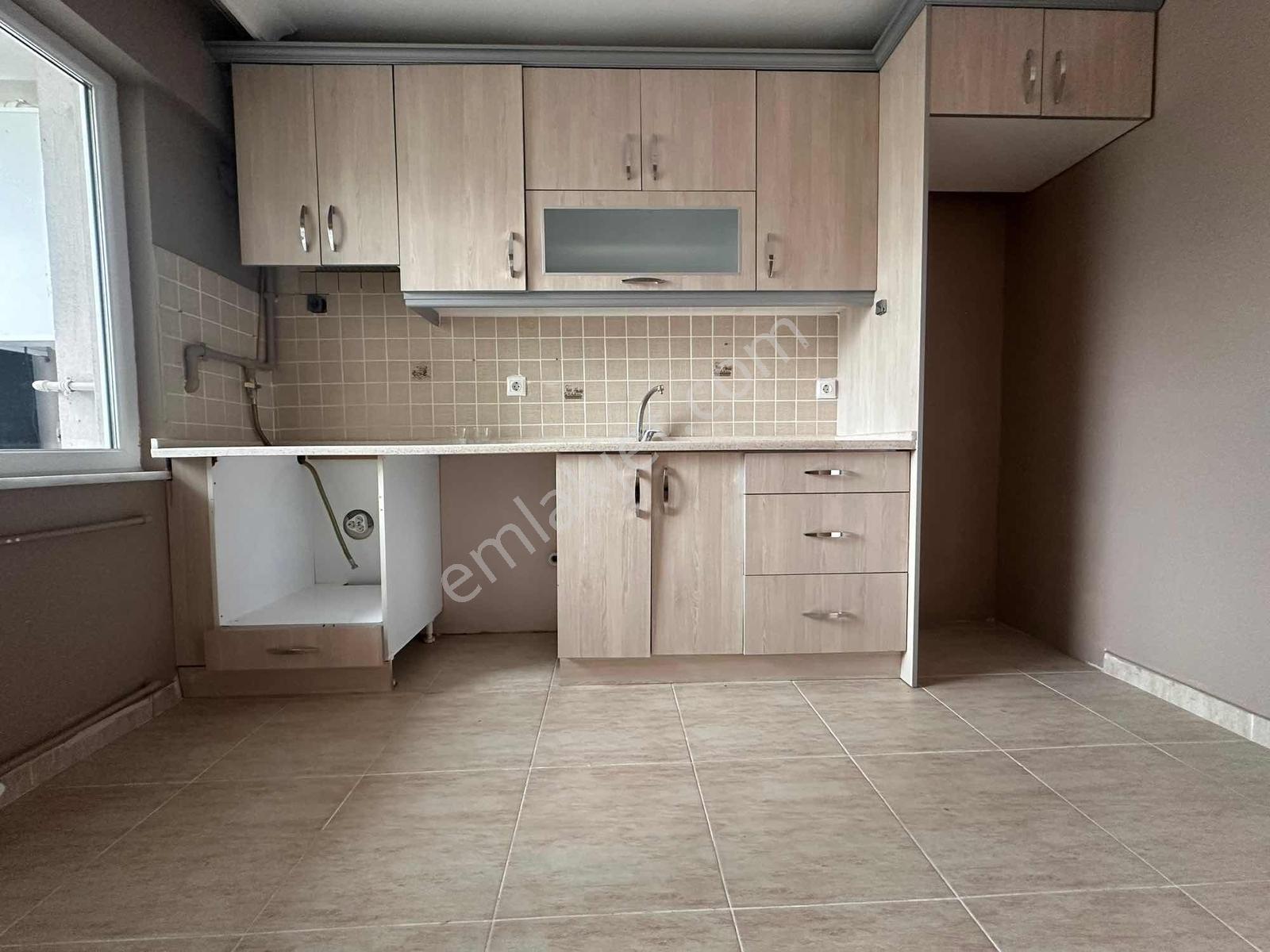 Emre Ünlü'den Otoparklı Site İçi Deniz Manz. Kiralık 2+1 - Görsel 21