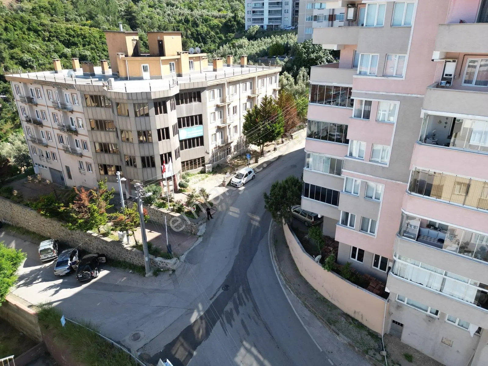 Emre Ünlü'den Şükrüçavuş'ta Deniz Manzaralı Asansörlü 2+1 - Görsel 4