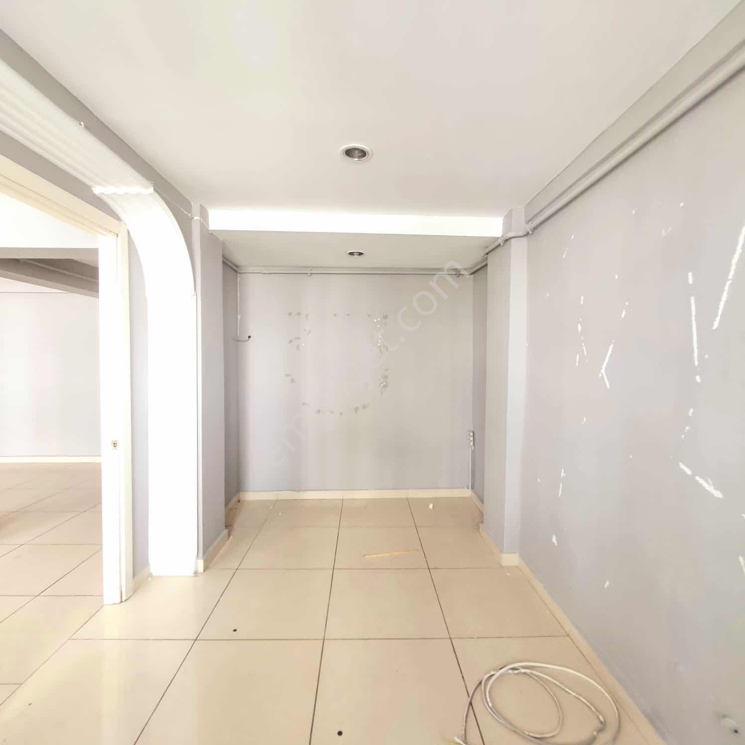 İpar Caddesi Üzerinde 170 Mt2 Ticari Ruhsatlı Kiralık İşyeri - Görsel 21