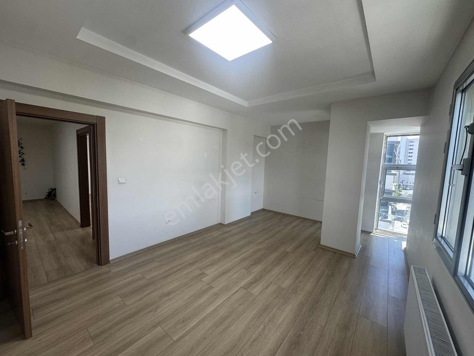 İstasyon Caddesi Kiralık Geniş Ofis 3+0 - Görsel 9