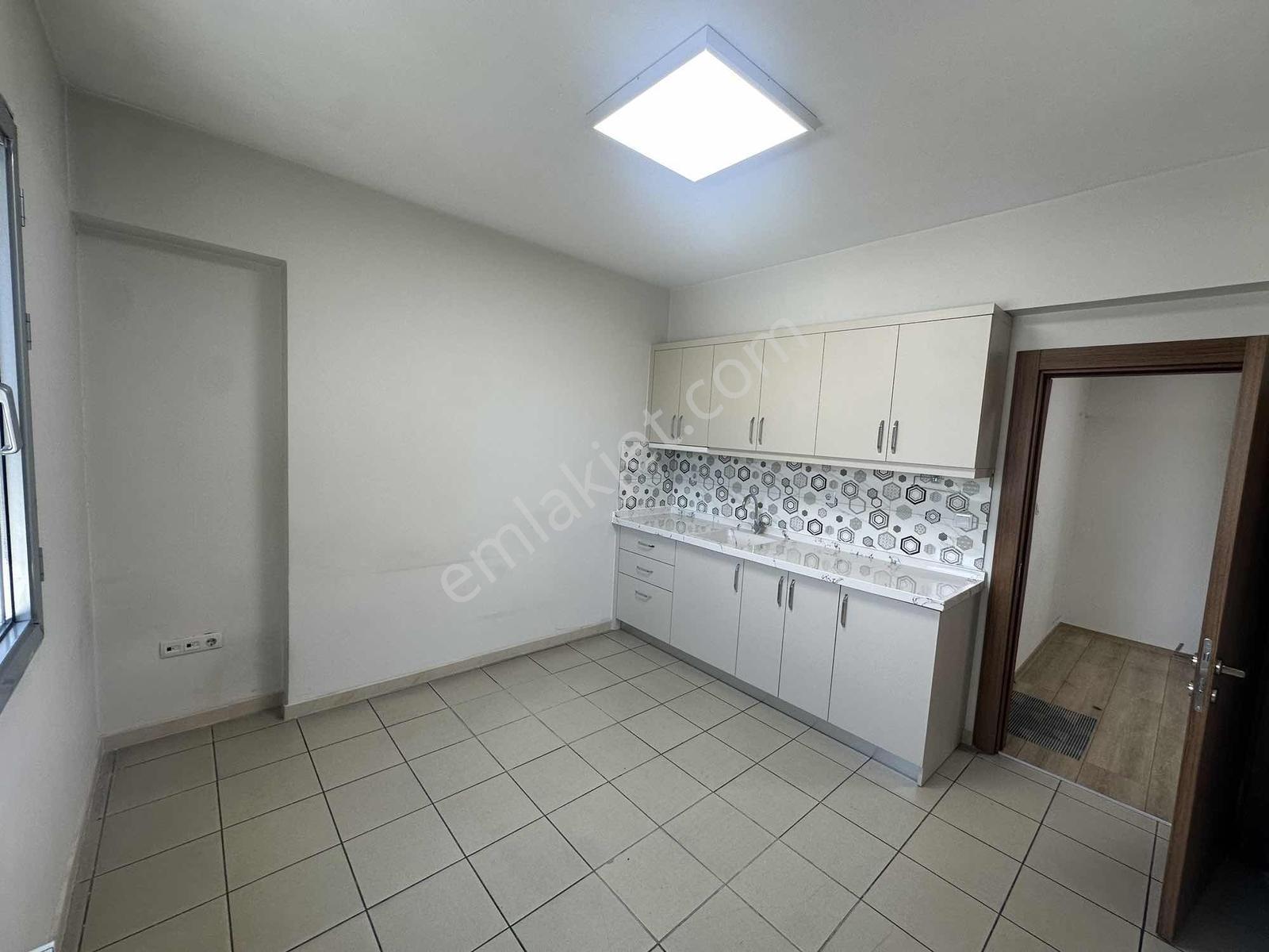 İstasyon Caddesi Kiralık Geniş Ofis 3+0 - Görsel 5
