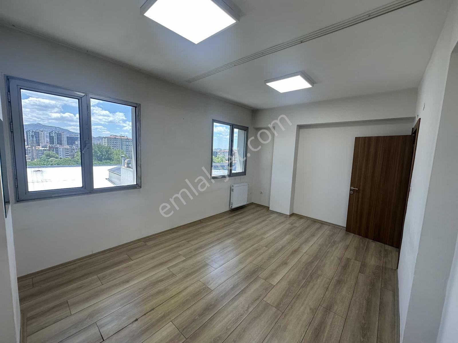İstasyon Caddesi Kiralık Geniş Ofis 3+0 - Görsel 7