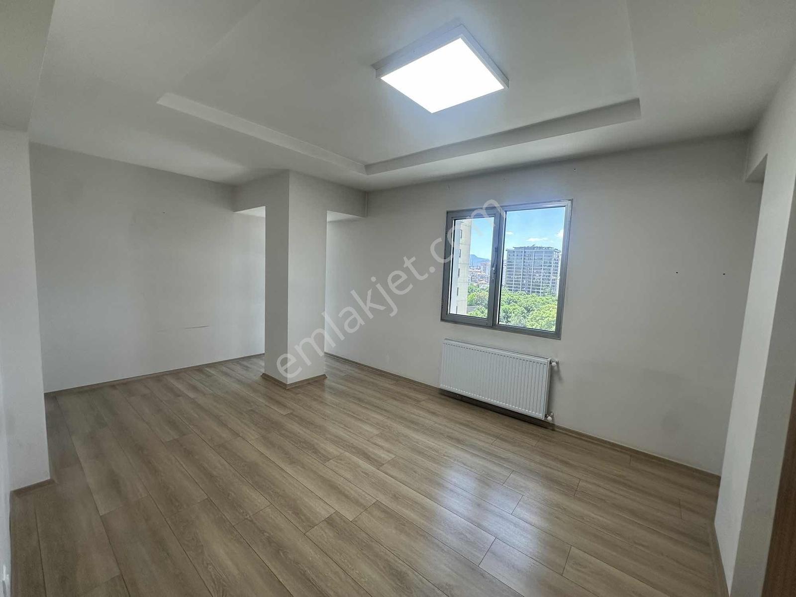 İstasyon Caddesi Kiralık Geniş Ofis 3+0 - Görsel 2