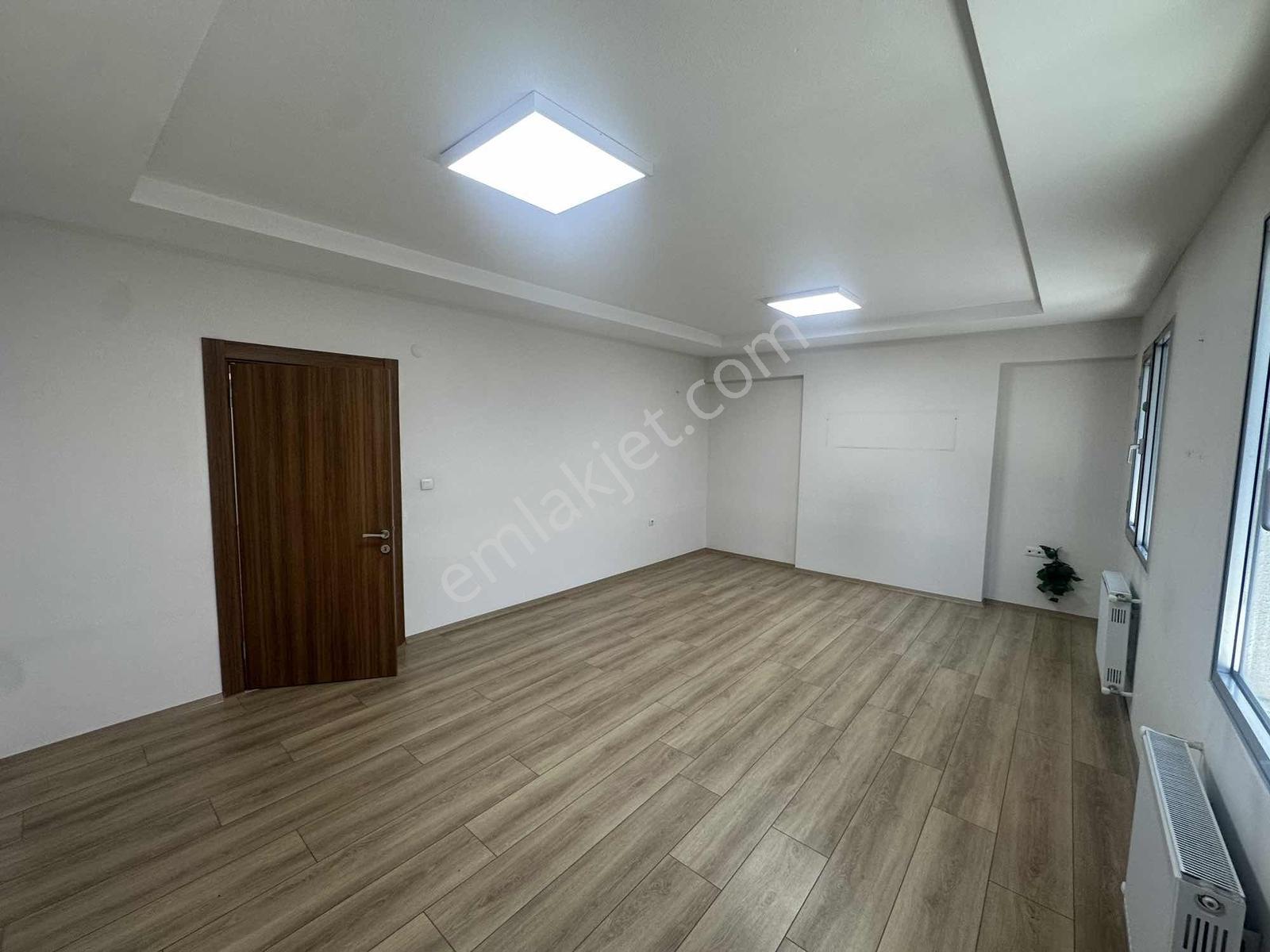 İstasyon Caddesi Kiralık Geniş Ofis 3+0 - Görsel 17