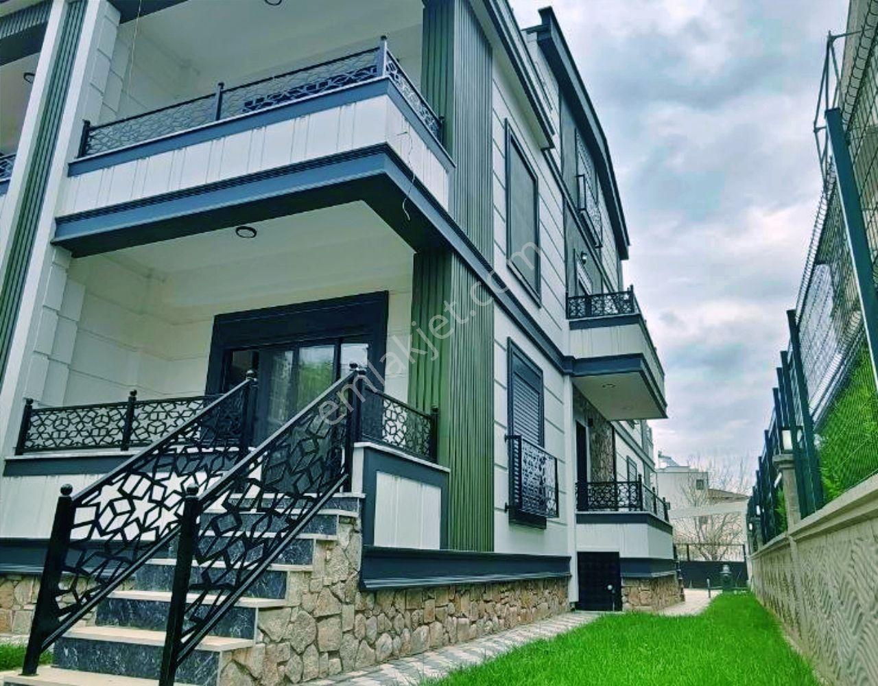 Uytundan Zeytinlide Doğayla İç İçe Satılık Ultra Lüks 4+1 Villa