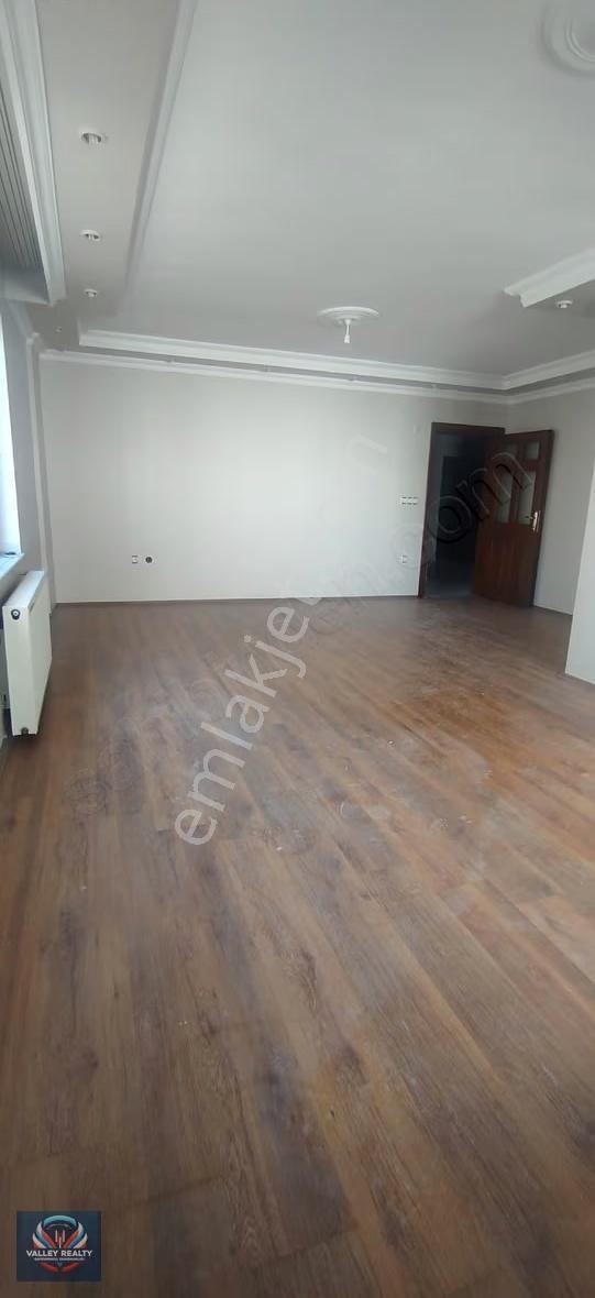 Valley'den Muhittin Mah.'de 3 Balkonlu Ferah 3+1 Kiralık Daire! - Görsel 18