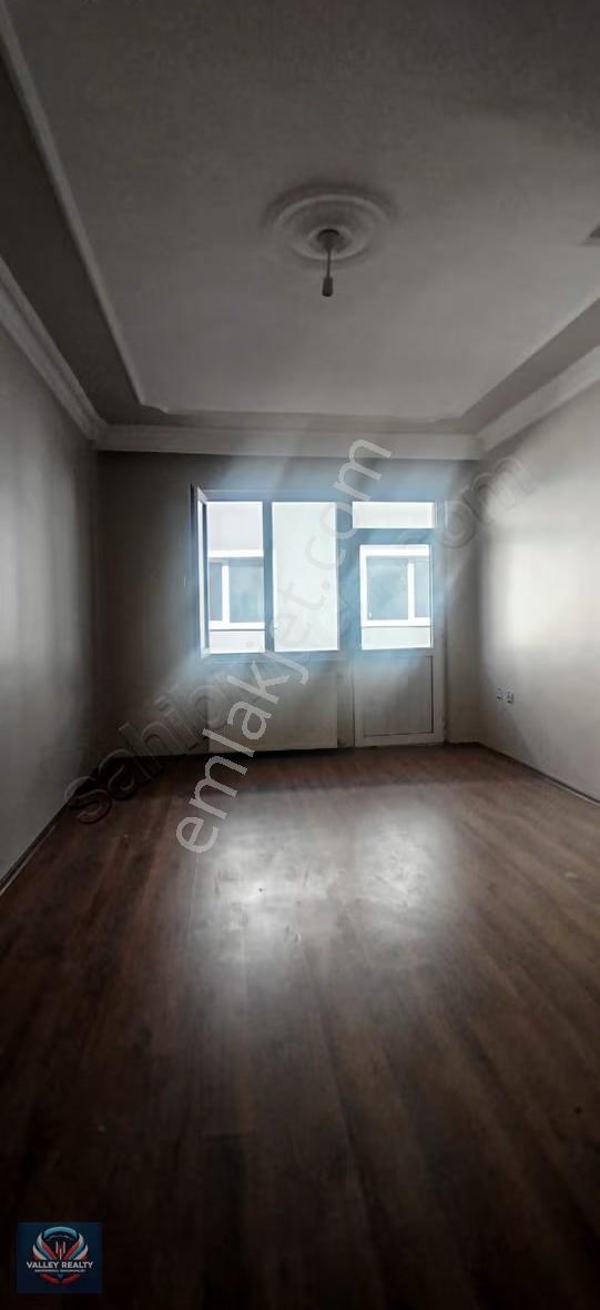 Valley'den Muhittin Mah.'de 3 Balkonlu Ferah 3+1 Kiralık Daire! - Görsel 3