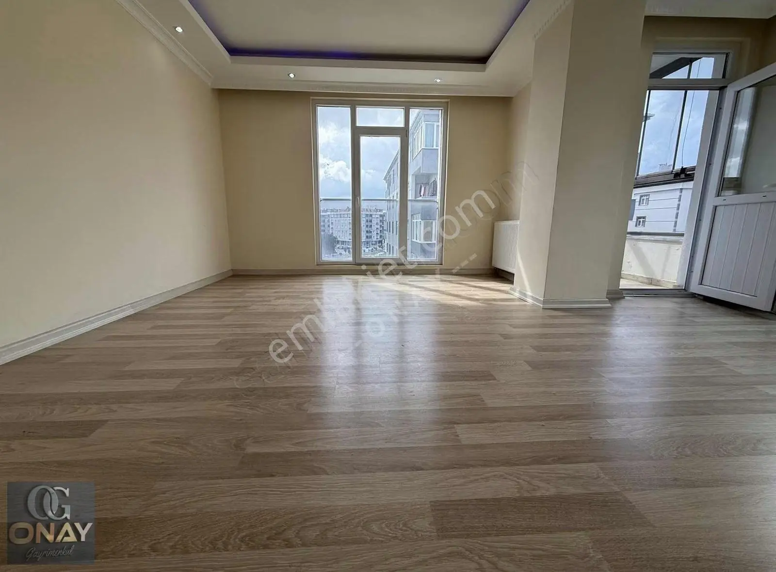 Onay 'dan Çerkezköy İstasyon Tepe Bölgesi Cadde Cephe 2+1 Daire
