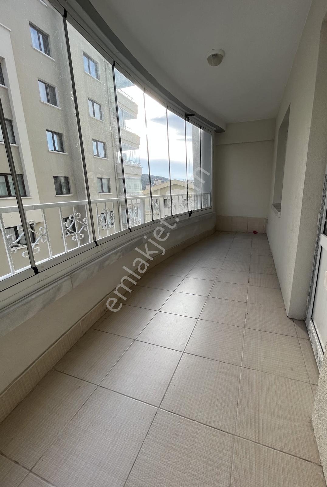 Keklikte 4+1, 135 M2, Ebeveyn Banyolu Kiralık Daire - Görsel 22