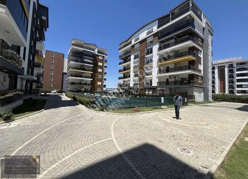Serik Emınceler Mahallesi 3+1 Doğalgazlı Havuzlu Sıte