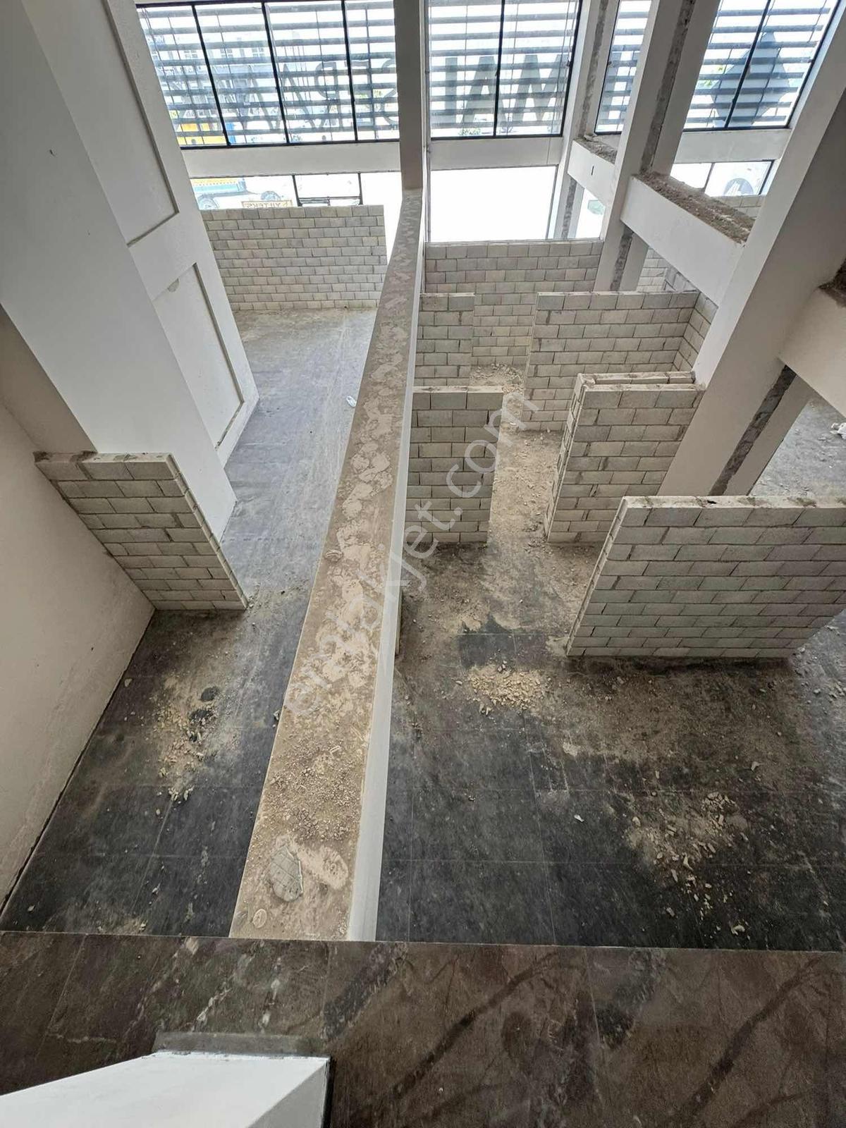 Belkız Mah.ana Cad.üzeri Satılık 207m2 Ve 310m2 Satılık Dükanlar - Görsel 4