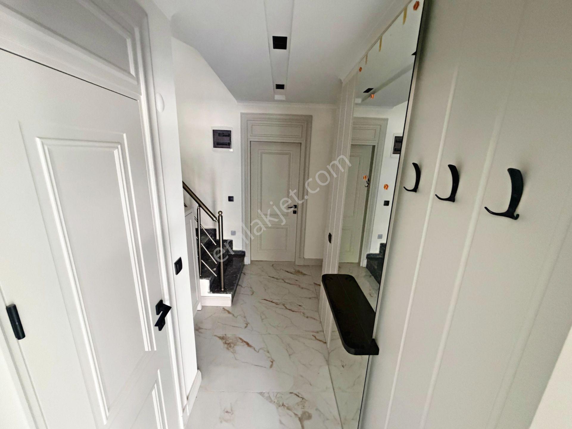 Aktif'ten Avcılar'da Satılık Deniz Manzaralı Harika Bağımsız Otoparklı 5+1 Villa - Görsel 33