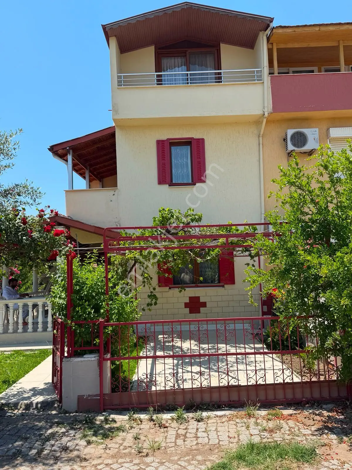 Dikili Ümmetoğlu'ndan 3+1 İkiz Nizam 230 M2 Bahçe Alanı Müstakil Villa - Görsel 2