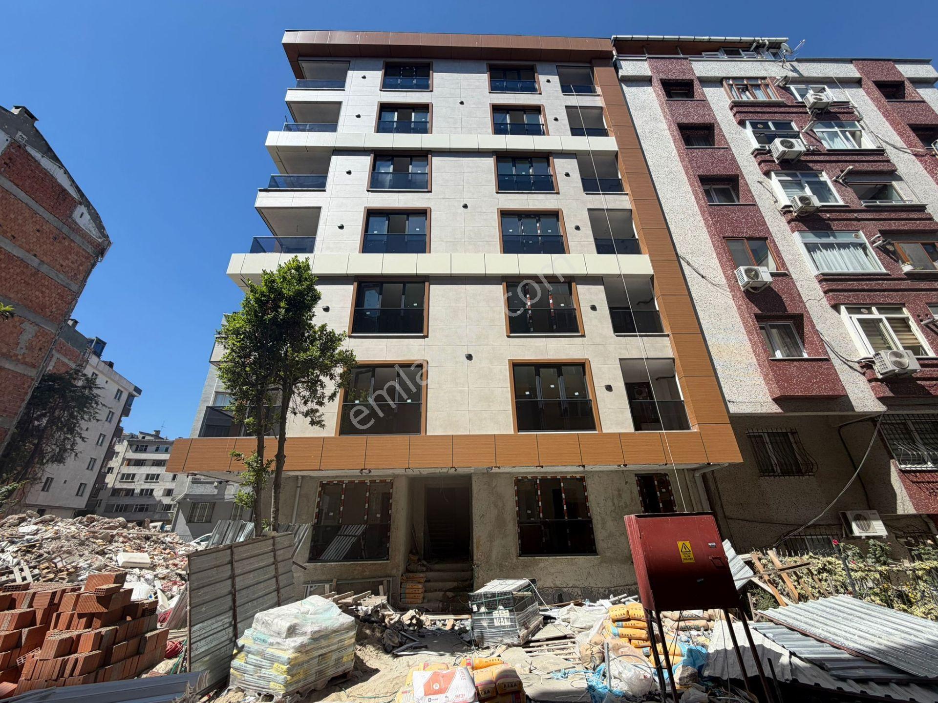 İstanbul House'dan B.evler'de Sıfır Binada 2+1 Ara Kat Daire
