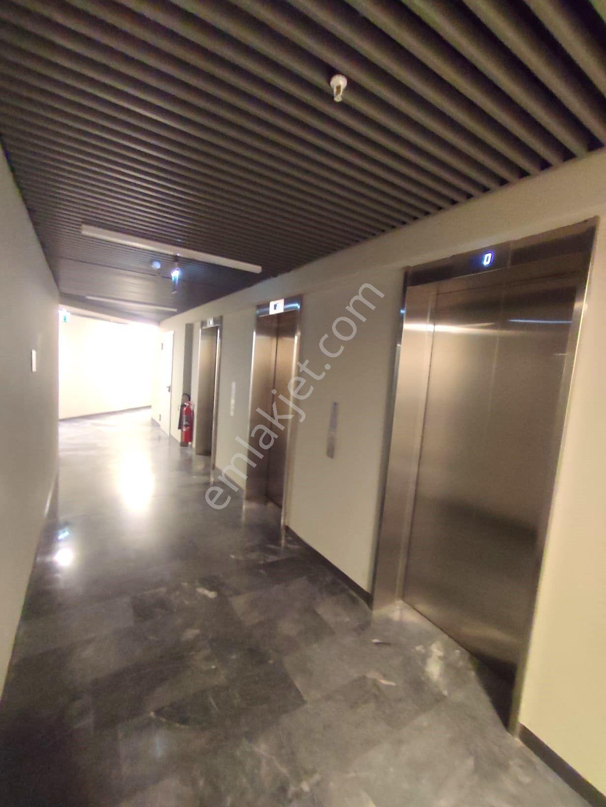 Suna Tabakçı'dan Yenitepe Kadıköy Sitesi 2+1 Kiralık Daire - Görsel 24