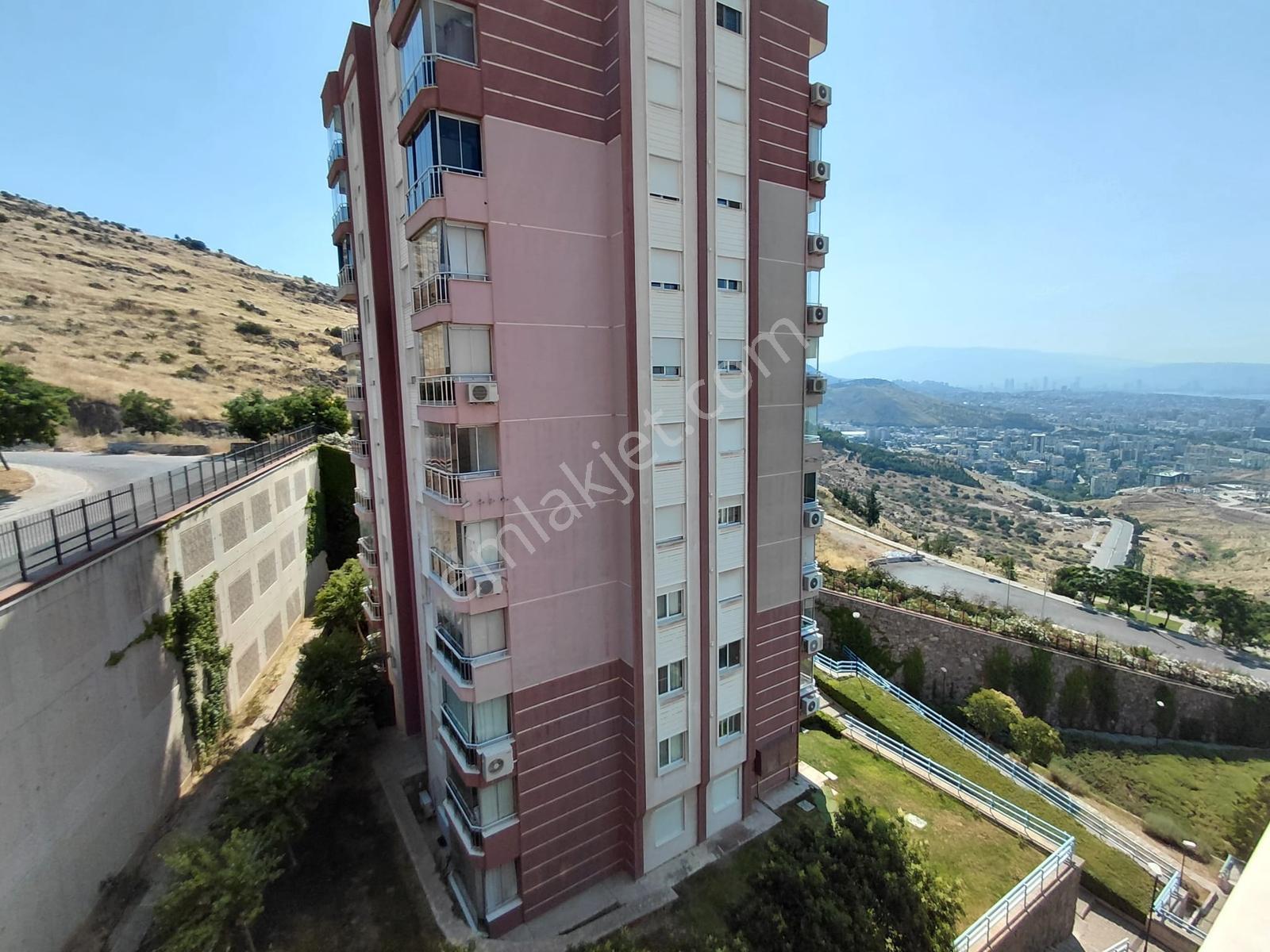 Karşıyaka Yüskek Vadi Sitesi'nde Deniz Manzaralı 3+1fırsat Daire - Görsel 30