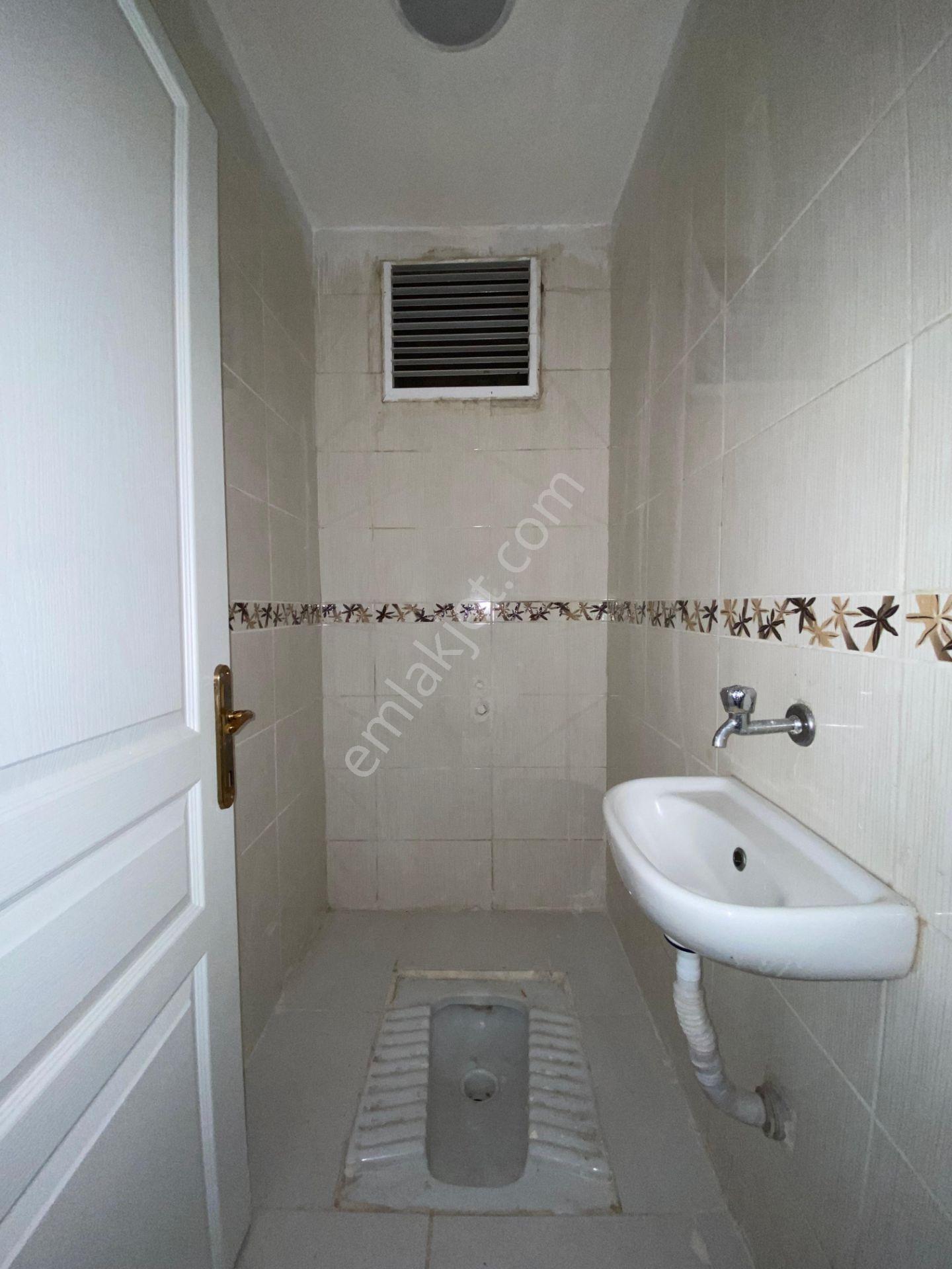 Esenyurt Yeşilkent Mahallesi 2+1 Kiralık Boş Daire Bahçeli Bahçe Katı Parka 1 Dk. Yürüme Mesafesi - Görsel 19