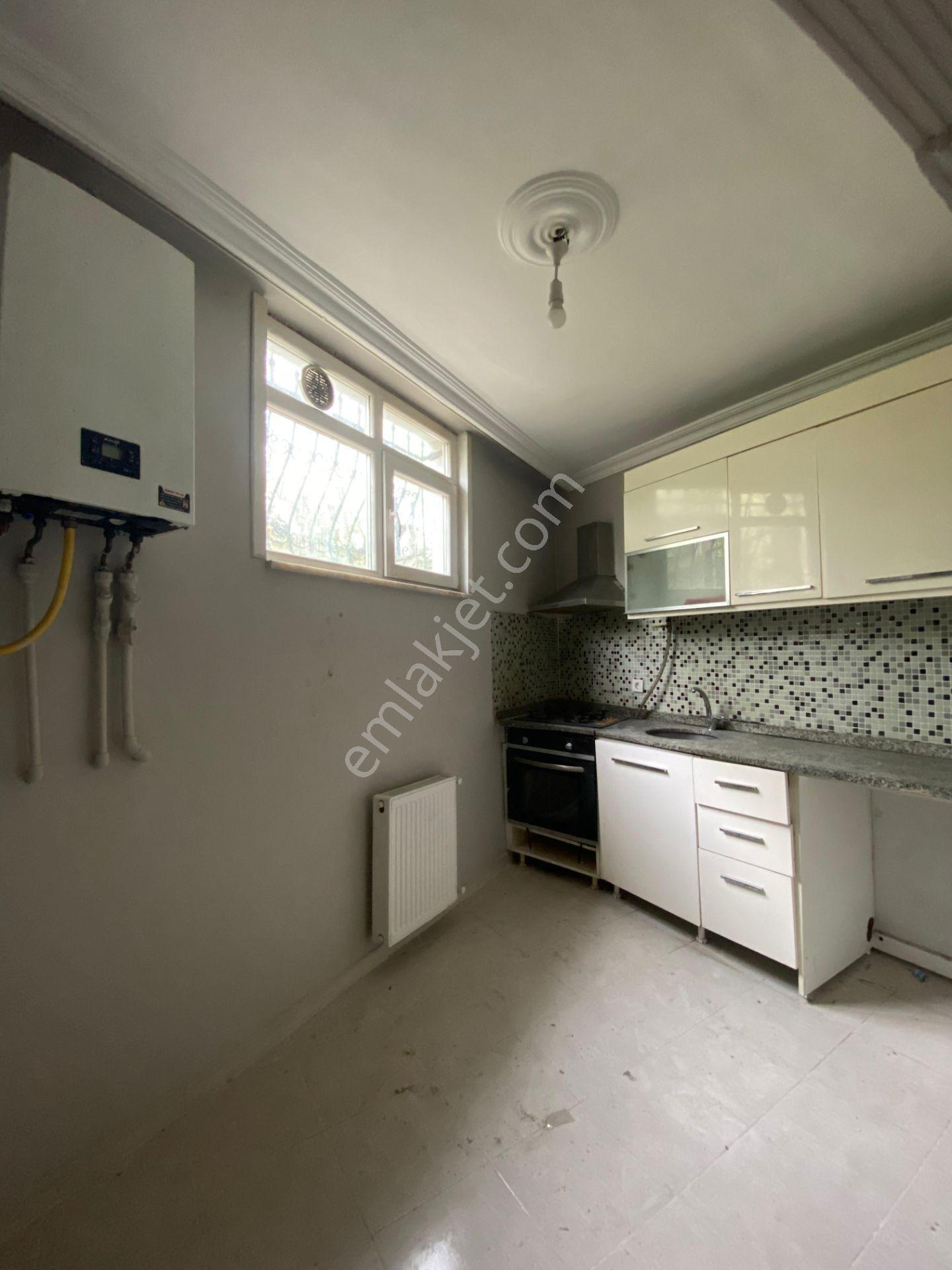 Esenyurt Yeşilkent Mahallesi 2+1 Kiralık Boş Daire Bahçeli Bahçe Katı Parka 1 Dk. Yürüme Mesafesi - Görsel 2
