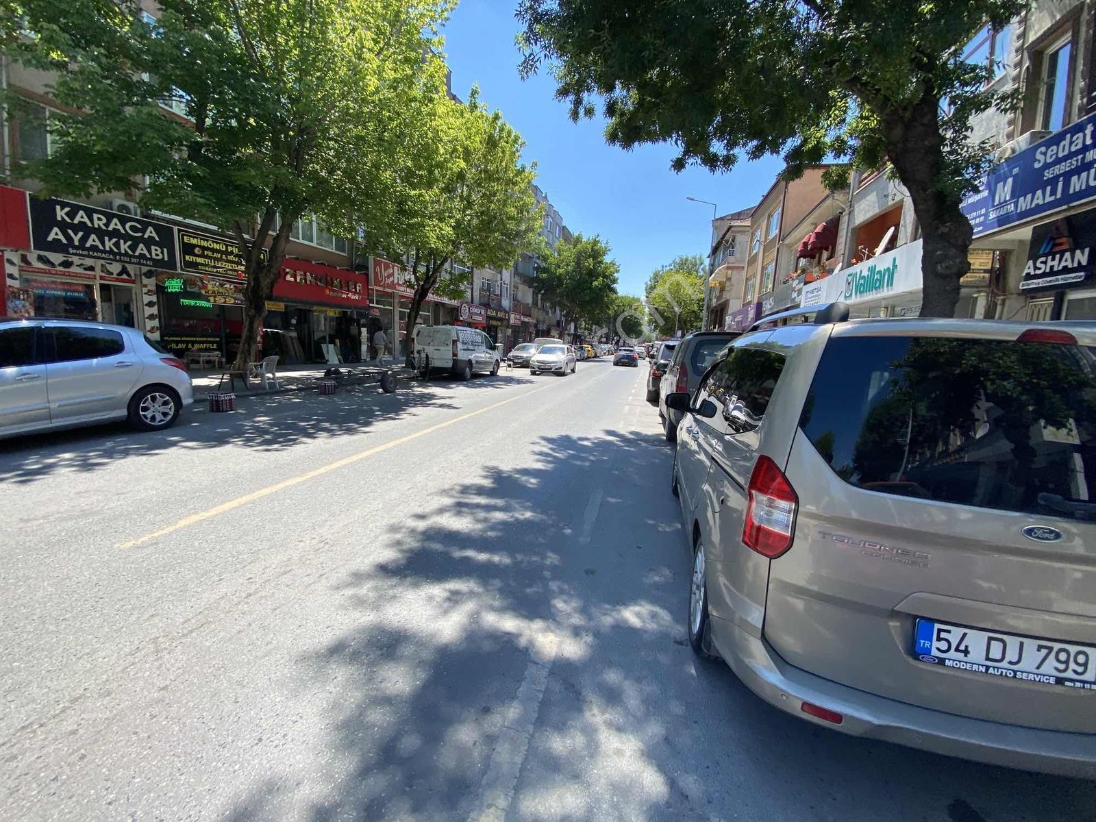 Kiralık 178 M² Geniş Ve Ferah Mağaza Merkezi Konumda - Görsel 11