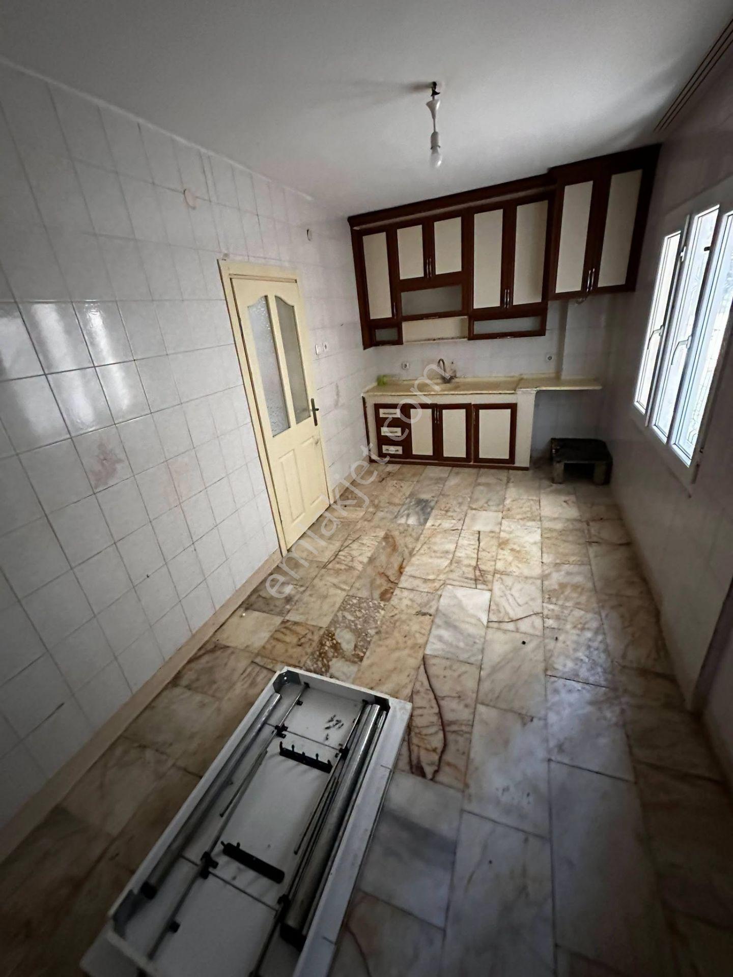 Turgutlu Satılık Yedi Eylül Mah 3. Ve 4. Kat 130m2 3+1 Oda 2 Daire Birden Teraslı Balkonlu - Görsel 22
