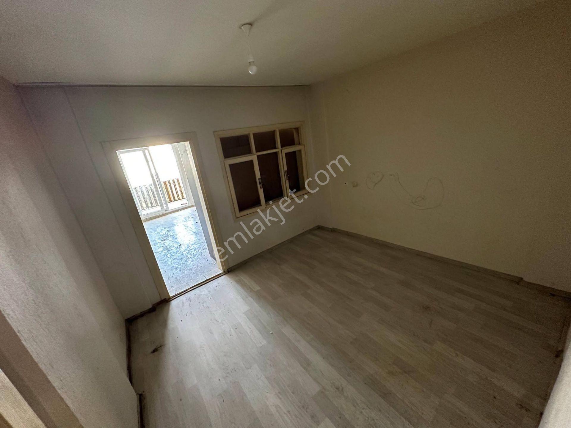 Turgutlu Satılık Yedi Eylül Mah 3. Ve 4. Kat 130m2 3+1 Oda 2 Daire Birden Teraslı Balkonlu - Görsel 18