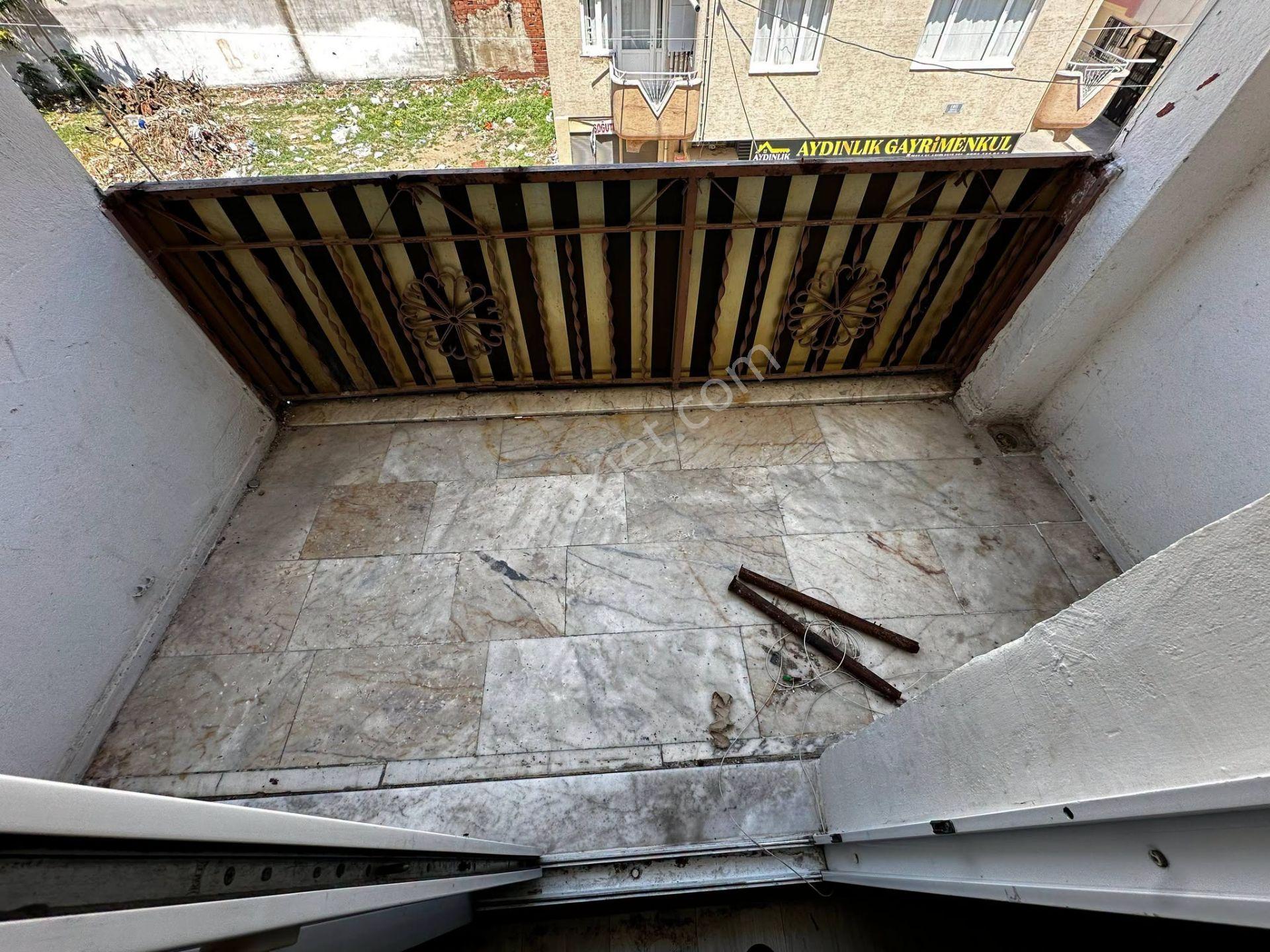 Turgutlu Satılık Yedi Eylül Mah 3. Ve 4. Kat 130m2 3+1 Oda 2 Daire Birden Teraslı Balkonlu - Görsel 21