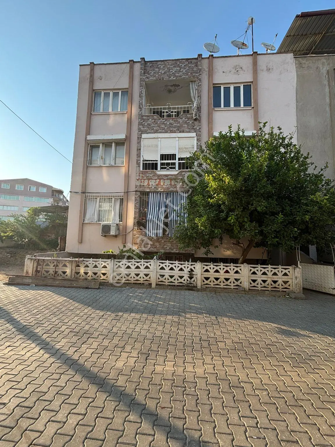 Sezgin Emlak Dan Nazilli Yeşil Mahalle Yarı Bodrum Satılık Daire