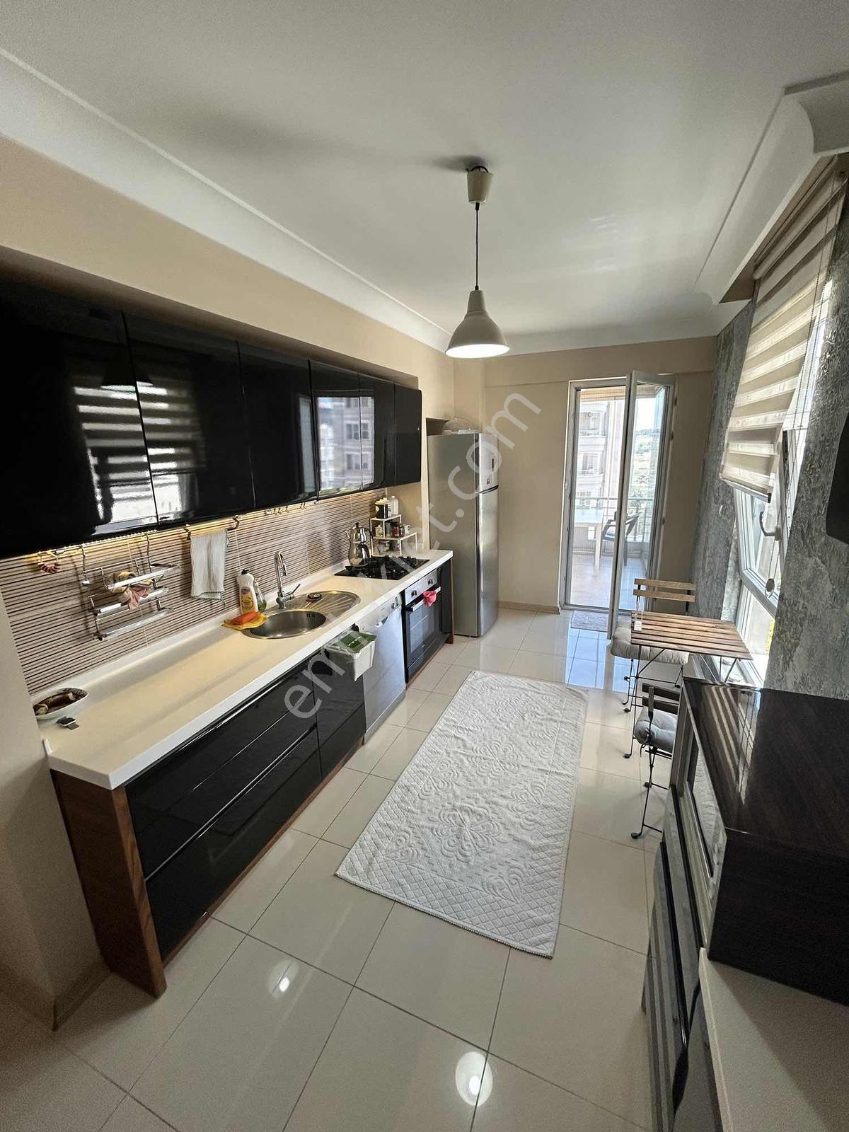Muhteşem Konumda Paşakent Mah. 3+1 Otoparklı Ara Kat Kiralık - Görsel 12