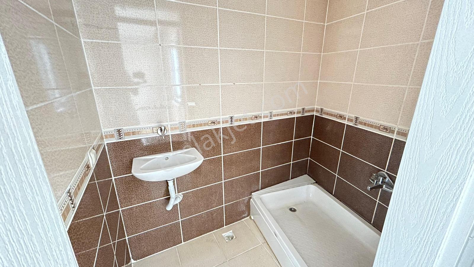 Güreşen Emlak'tan Kapalı Teraslı ,asansörlü 2+0 Kiralık Daire - Görsel 33