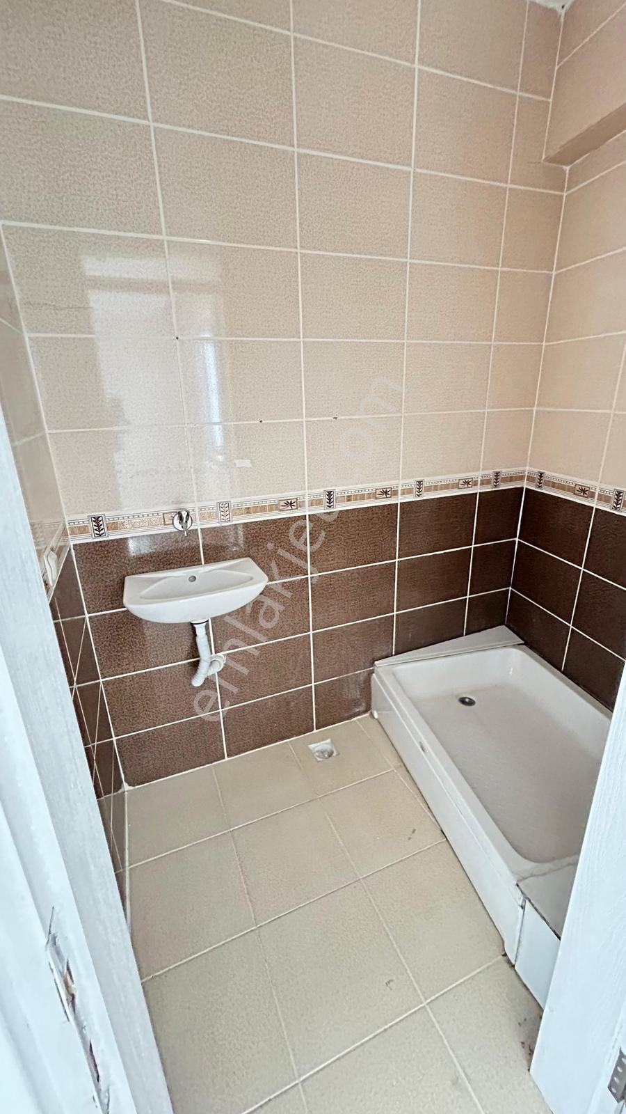 Güreşen Emlak'tan Kapalı Teraslı ,asansörlü 2+0 Kiralık Daire - Görsel 30