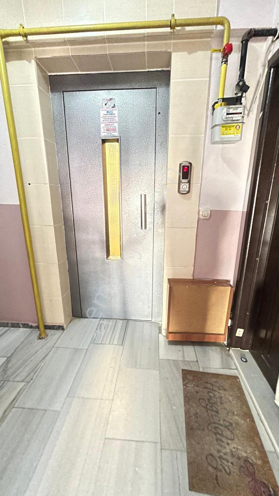 Güreşen Emlak'tan Kapalı Teraslı ,asansörlü 2+0 Kiralık Daire - Görsel 12