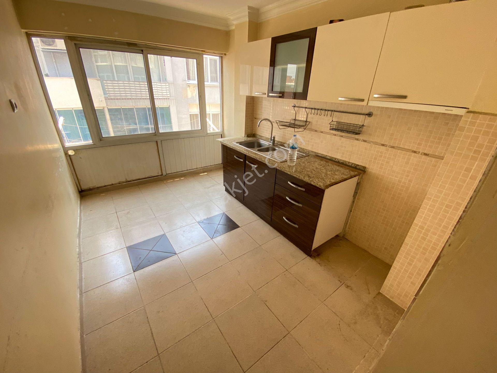 Konak Asansör Yakını 2+1 85m2 Arakat Deniz Manzaralı Kiralık Daire - Görsel 16