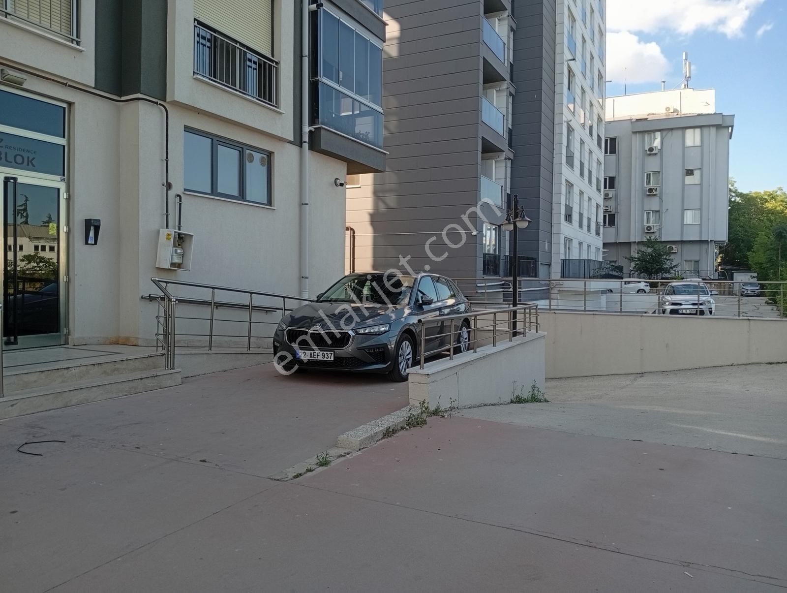 Edirne İstasyon Caddesinde Kiralık Eşyalı 1+1 Daire - Görsel 24