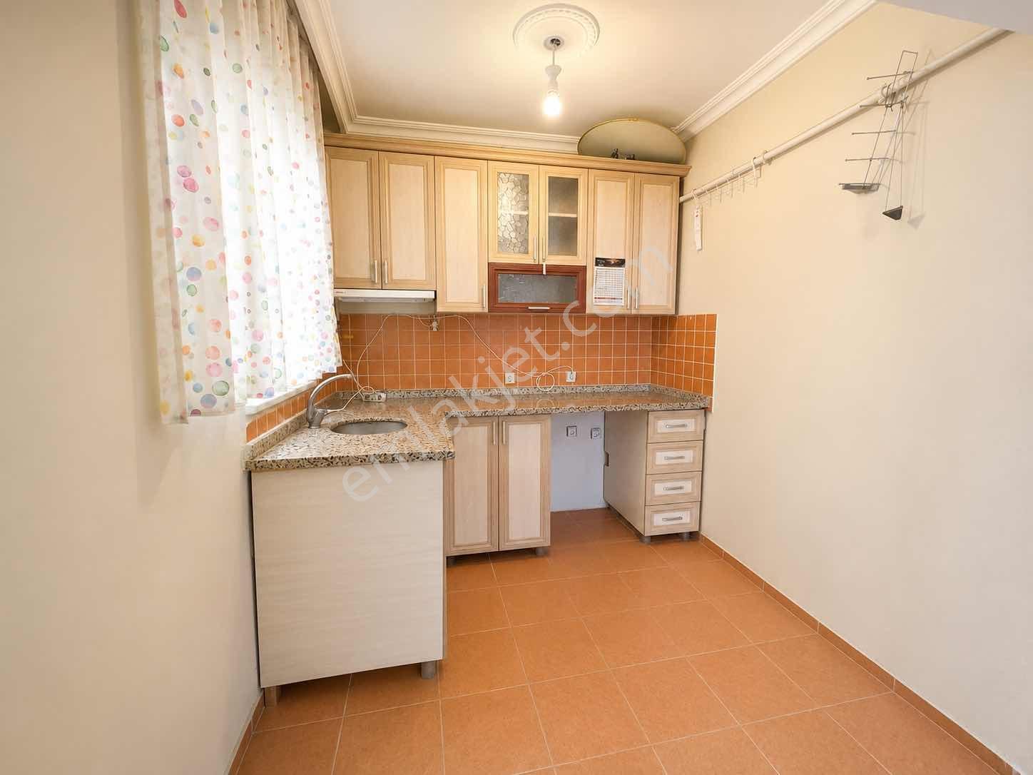 Kocamustafapaşada 2+1 3 Üncü Kat Kiralık Daire - Görsel 9