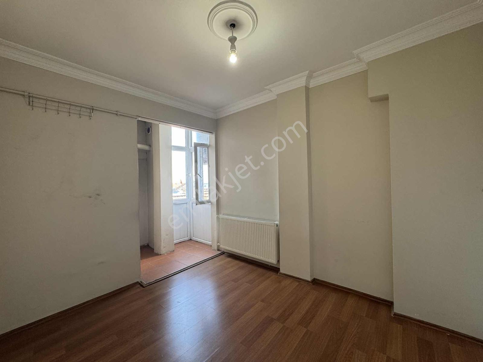 Kocamustafapaşada 2+1 3 Üncü Kat Kiralık Daire - Görsel 3