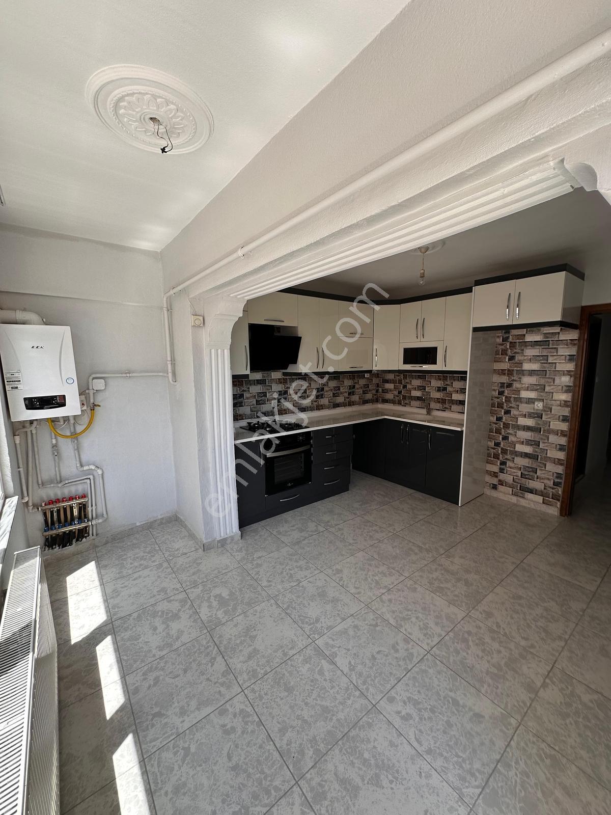 600 Evler Mah. Adliye Arkası 2+1 Temiz Ara Kat Kiralık Daire - Görsel 4