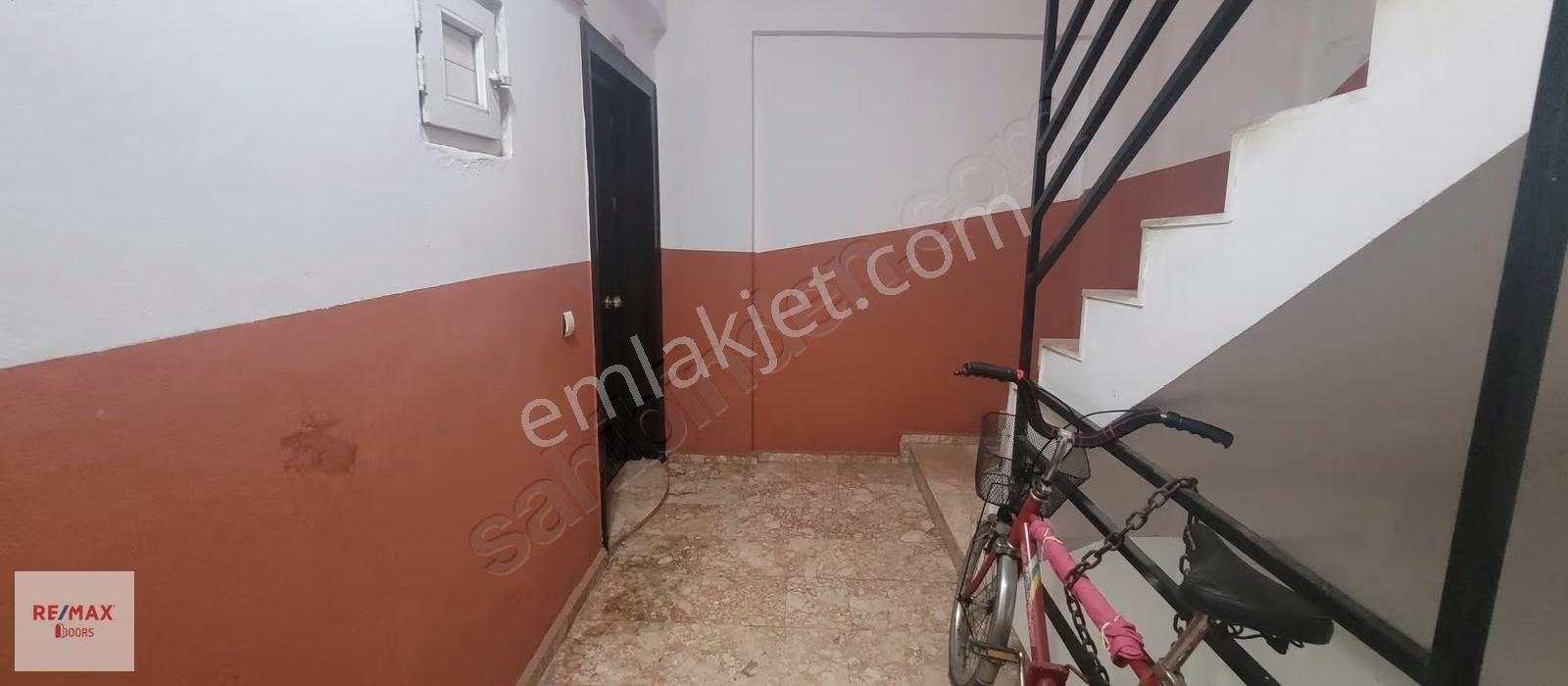 Şarampol'de Asansörlü Otoparklı Satılık Arakat 2+1 Temiz Daire - Görsel 15