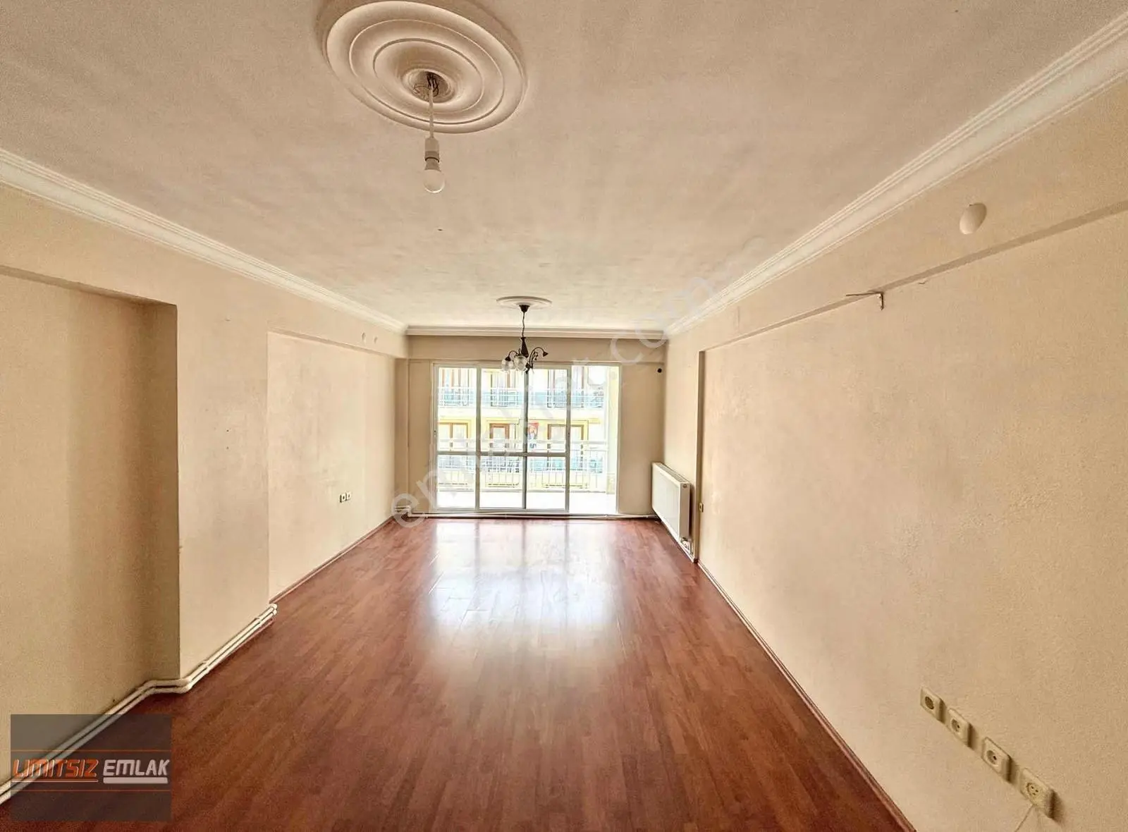 Şemikler'de | Kiralık 3+1 Köşe 130 M2 | Arakat | Çift Balkon - Görsel 5