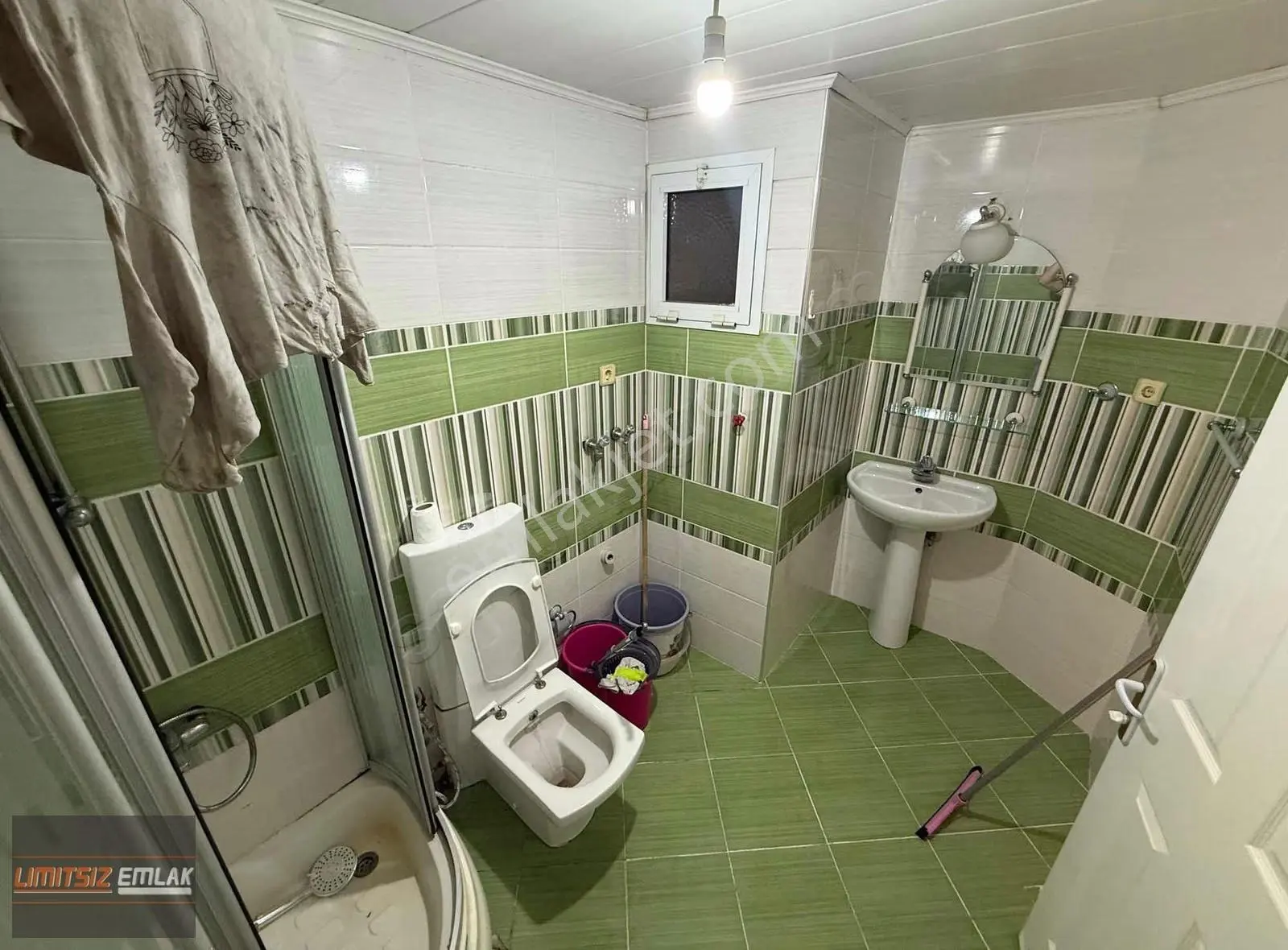 Şemikler'de | Kiralık 3+1 Köşe 130 M2 | Arakat | Çift Balkon - Görsel 2