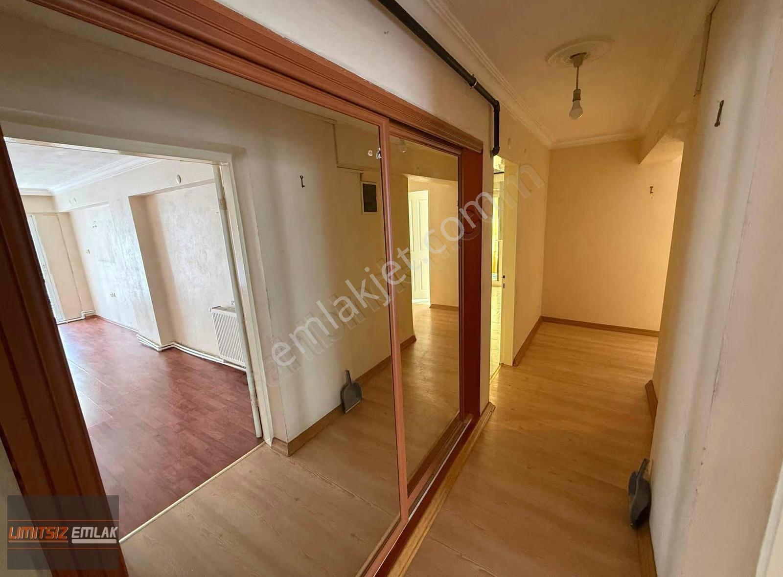 Şemikler'de | Kiralık 3+1 Köşe 130 M2 | Arakat | Çift Balkon - Görsel 17