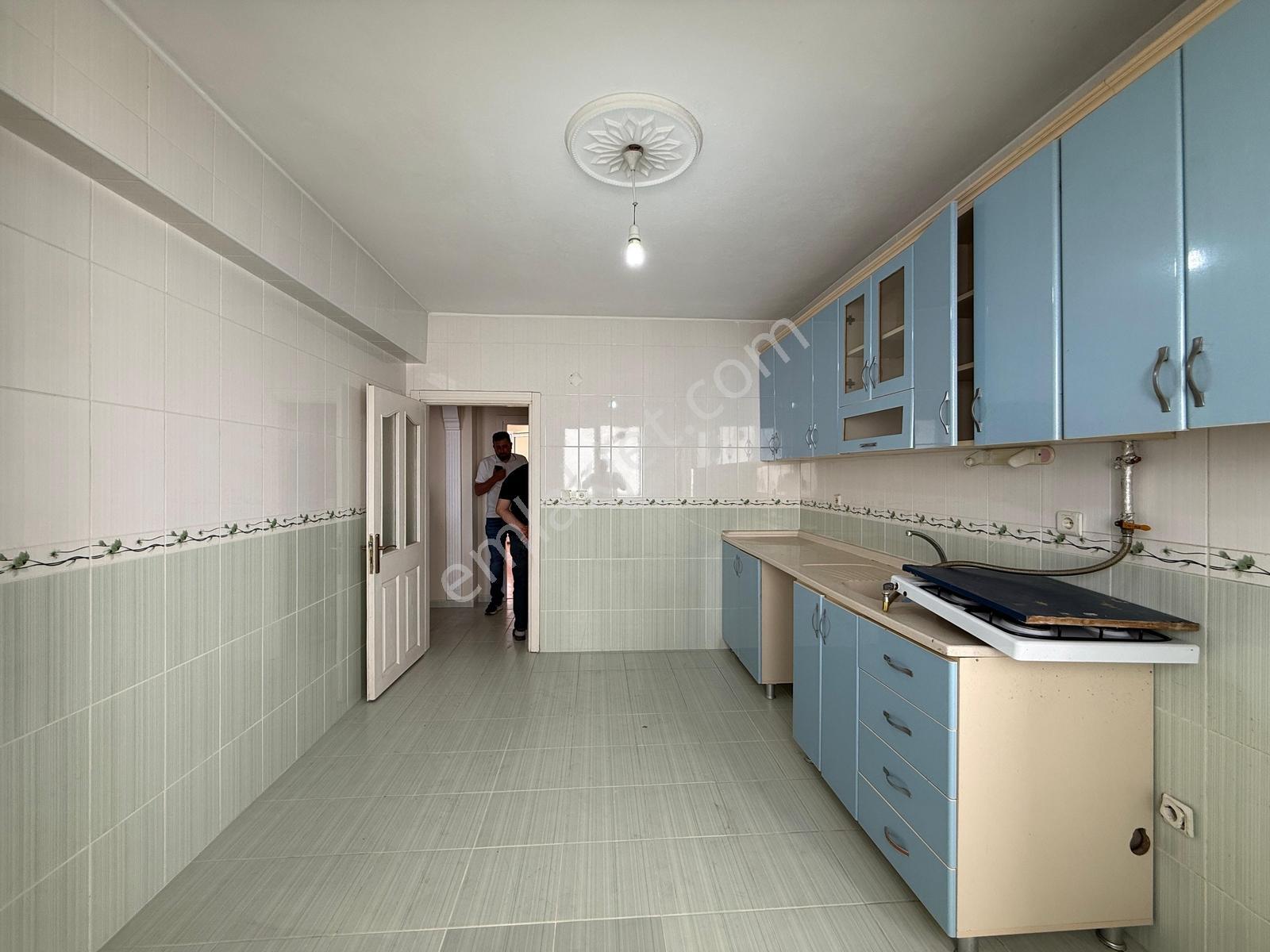 Kıraç İstiklal Mah'de 2+1 125 M² Çift Balkon Arakat Geniş Daire - Görsel 3