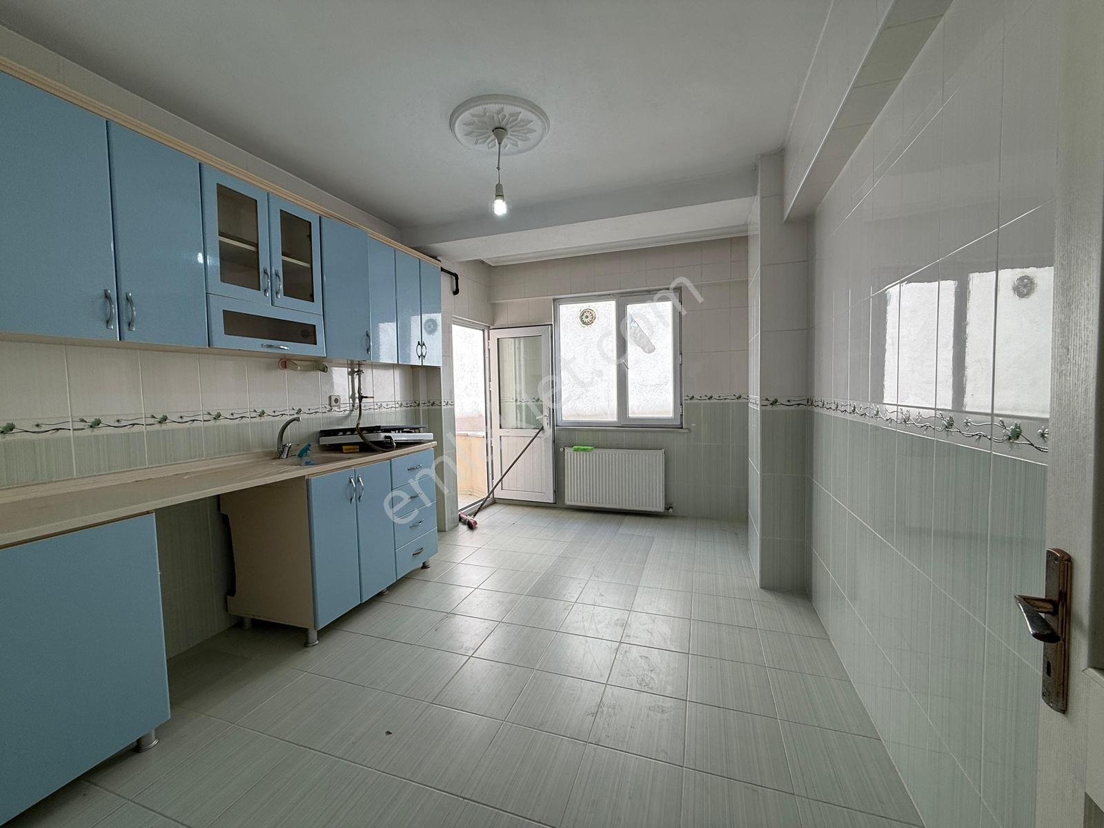 Kıraç İstiklal Mah'de 2+1 125 M² Çift Balkon Arakat Geniş Daire - Görsel 2