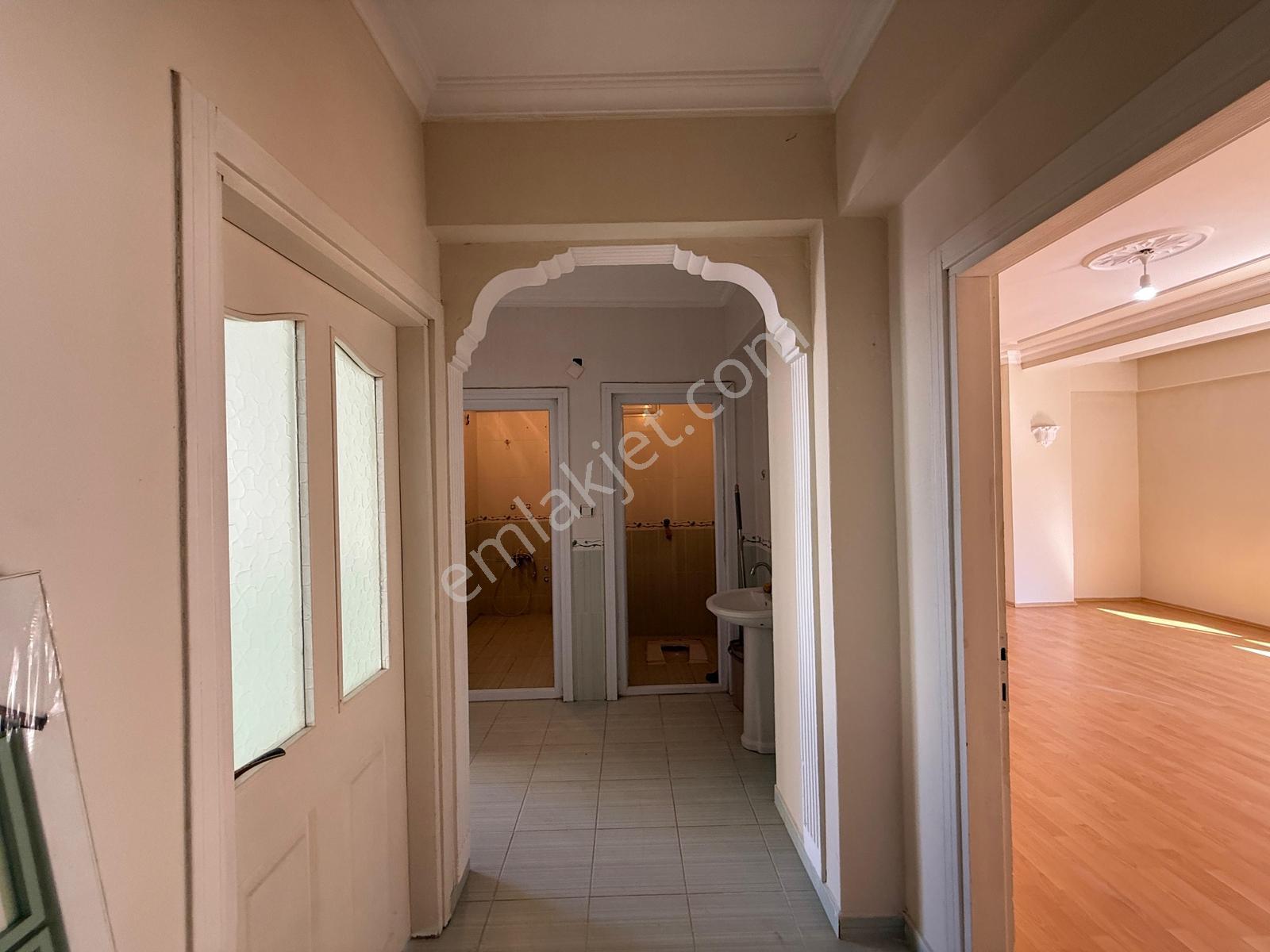 Kıraç İstiklal Mah'de 2+1 125 M² Çift Balkon Arakat Geniş Daire - Görsel 13