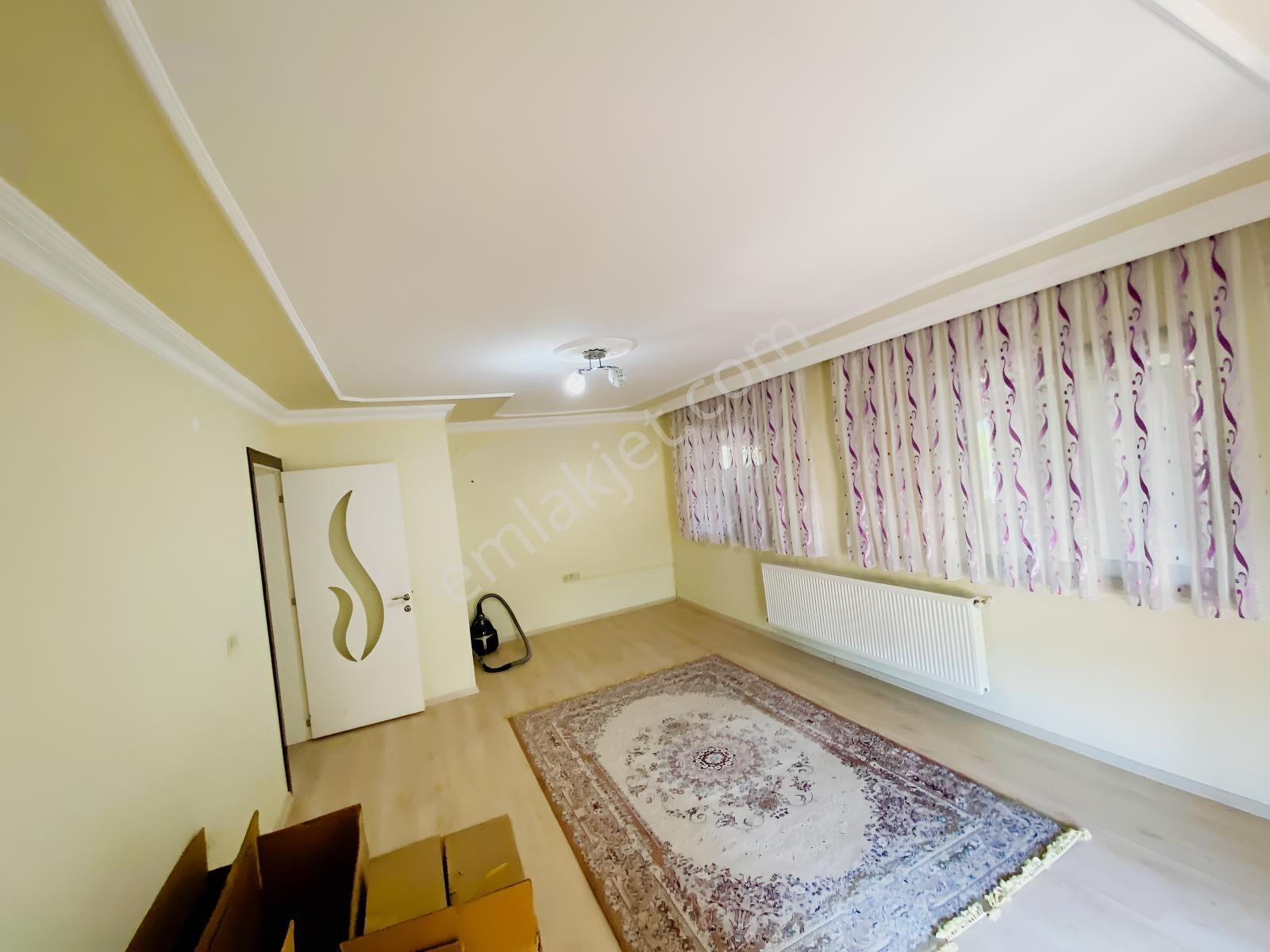 1090 M2 Arsa Üzerinde Satılık Müstakil Bahçeli 3 Katlı Ev - Görsel 13