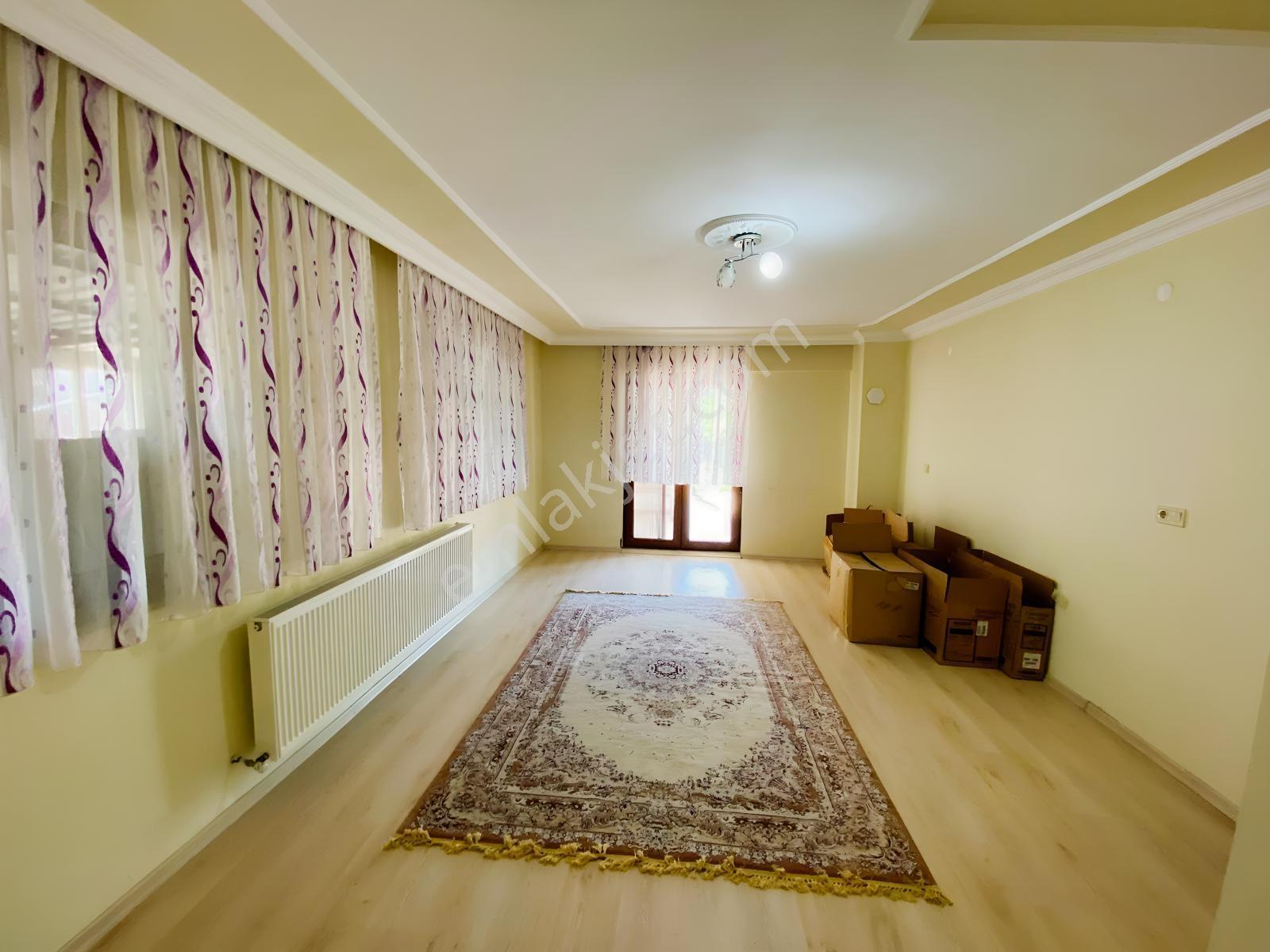 1090 M2 Arsa Üzerinde Satılık Müstakil Bahçeli 3 Katlı Ev - Görsel 10